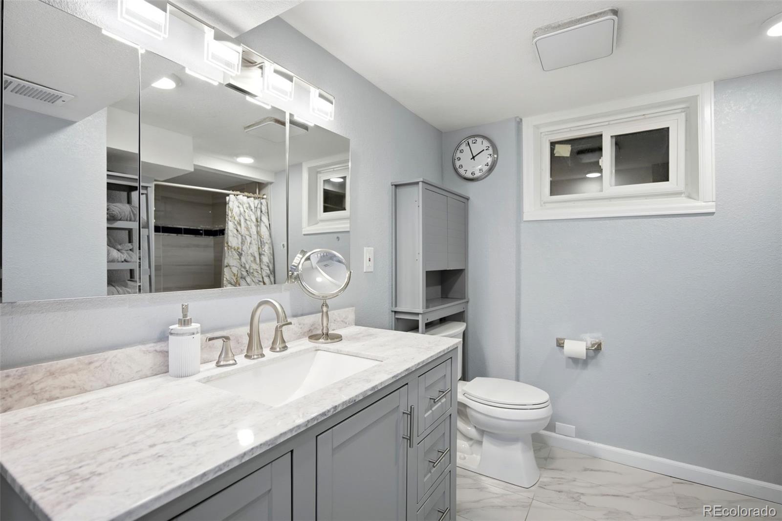MLS Image #23 for 1800 s vrain street,denver, Colorado