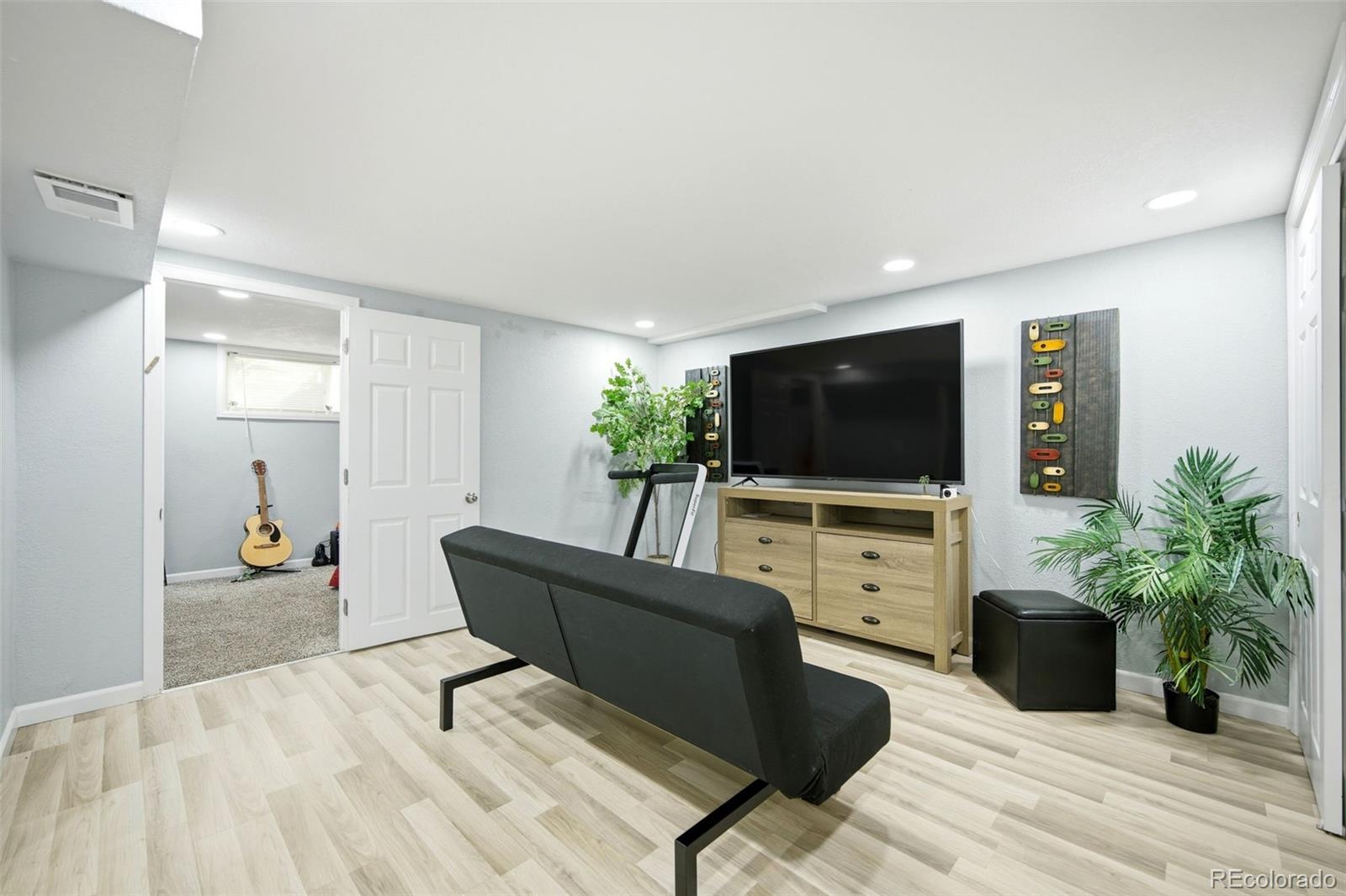 MLS Image #26 for 1800 s vrain street,denver, Colorado
