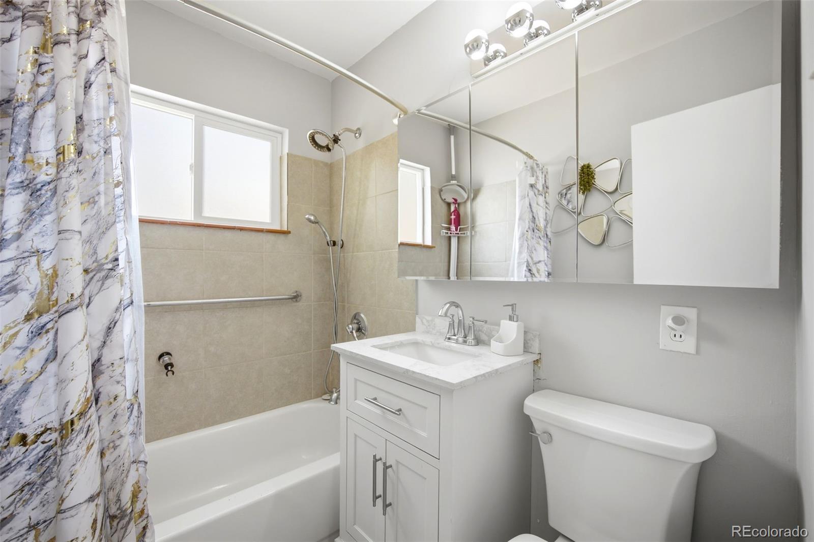 MLS Image #33 for 1800 s vrain street,denver, Colorado