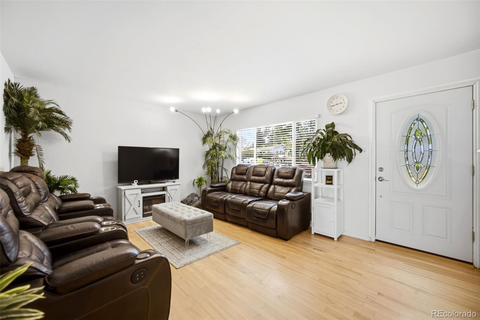 MLS Image #42 for 1800 s vrain street,denver, Colorado