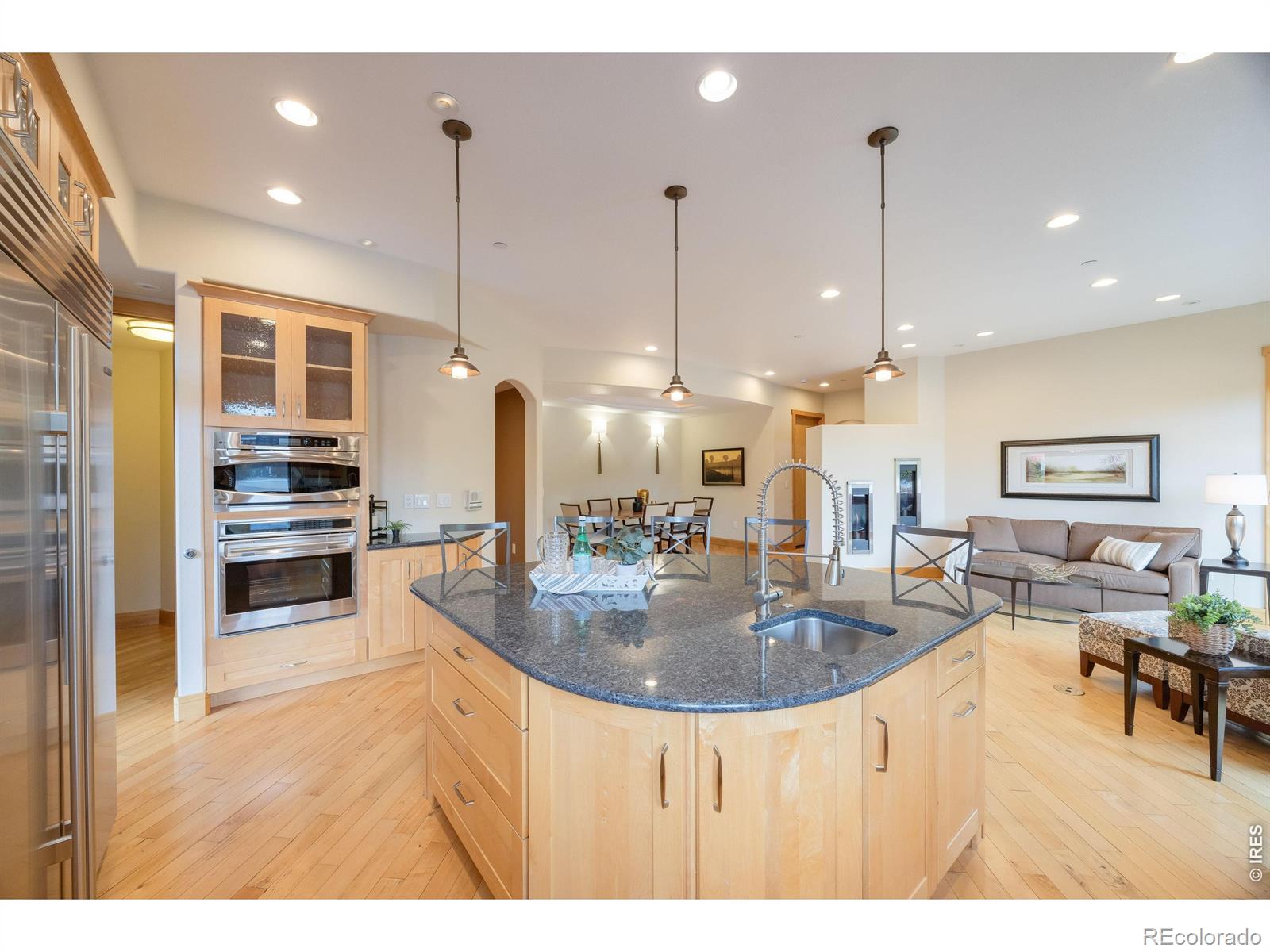 MLS Image #10 for 2034  pearl street,boulder, Colorado