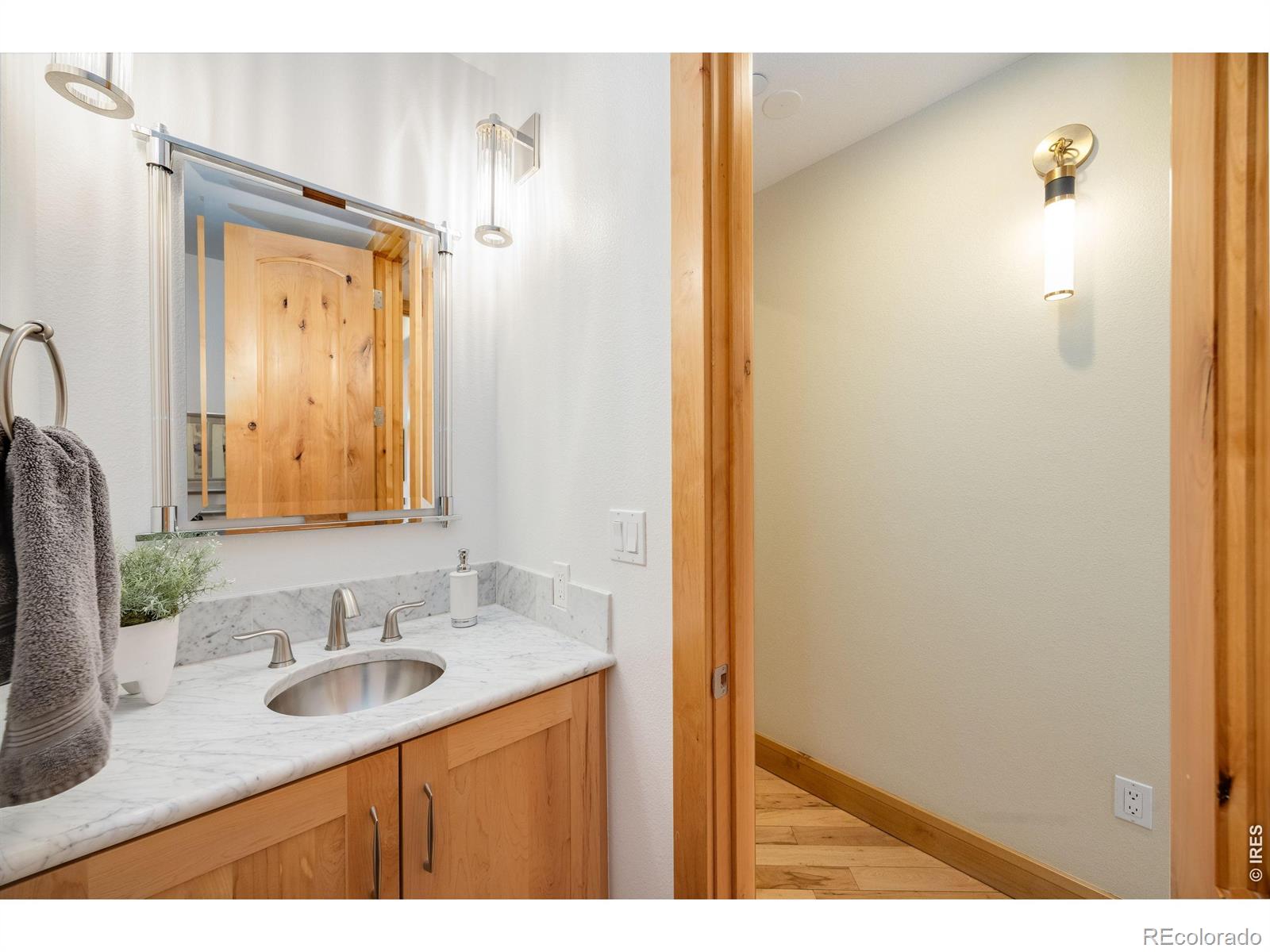 MLS Image #15 for 2034  pearl street,boulder, Colorado