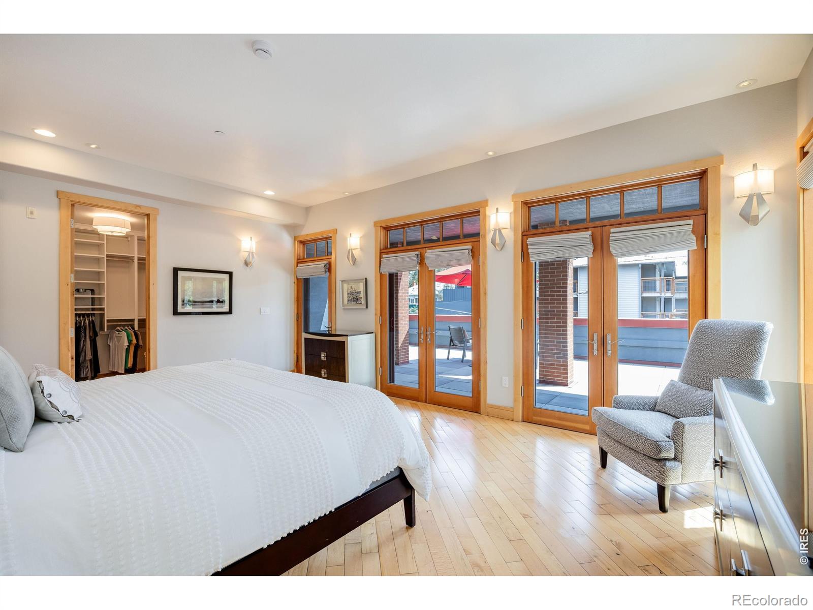 MLS Image #18 for 2034  pearl street,boulder, Colorado