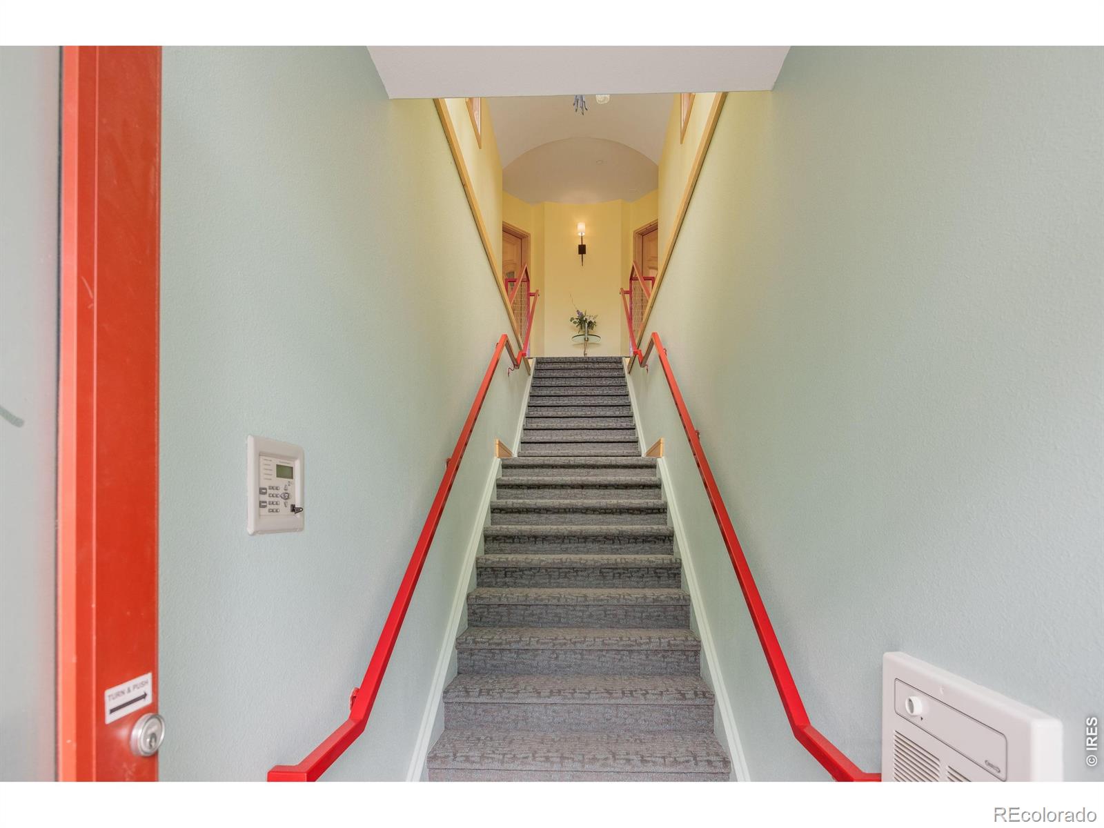 MLS Image #2 for 2034  pearl street,boulder, Colorado