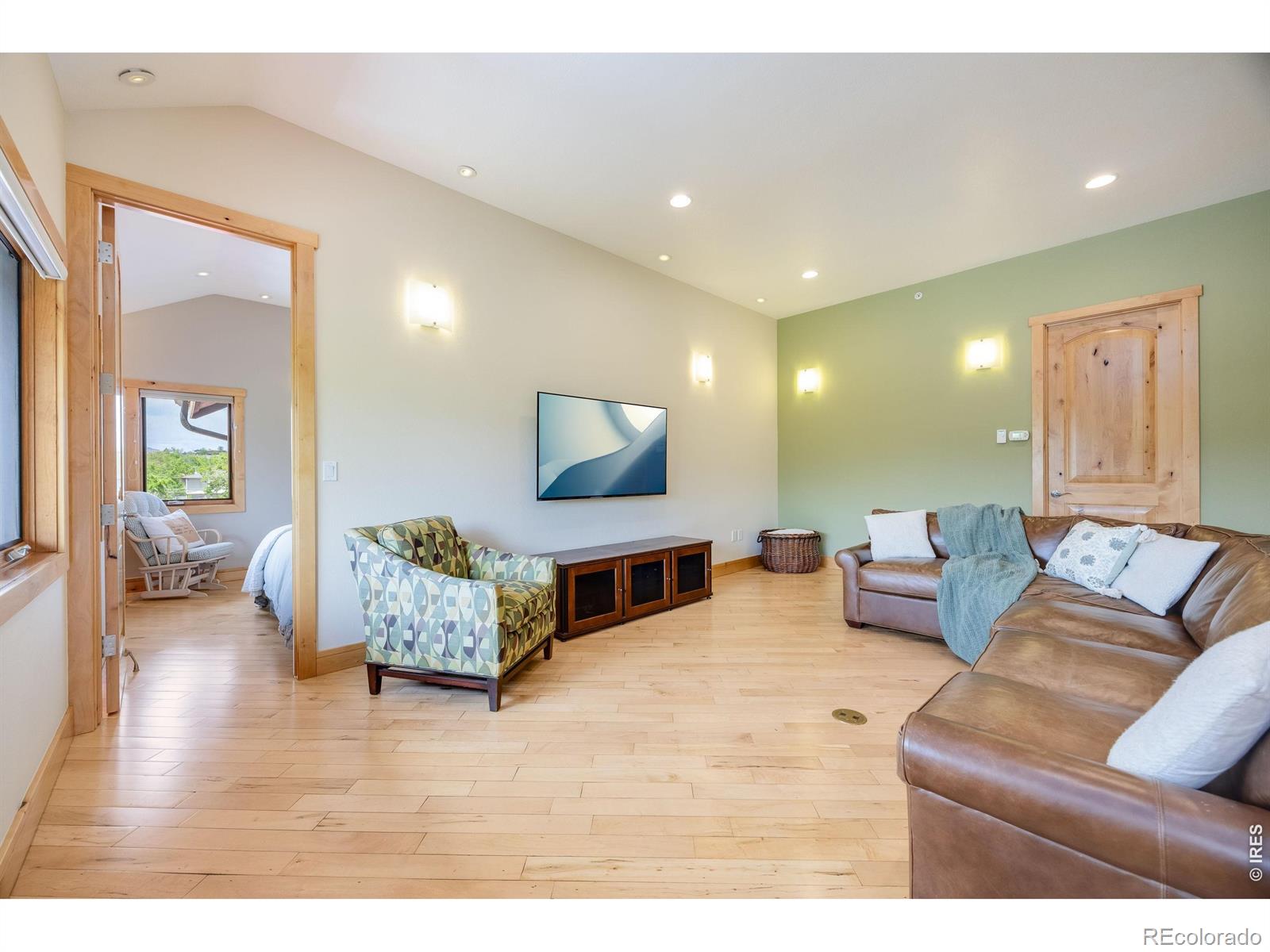 MLS Image #23 for 2034  pearl street,boulder, Colorado