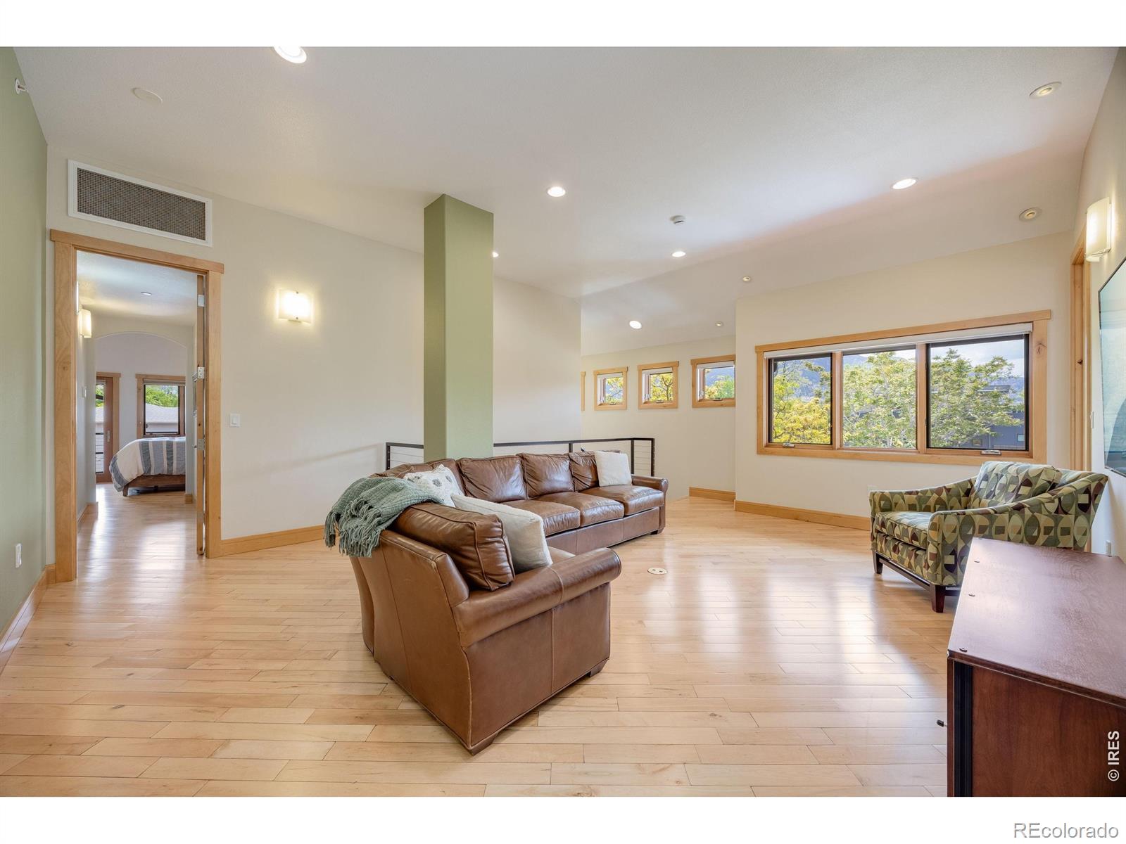 MLS Image #24 for 2034  pearl street,boulder, Colorado