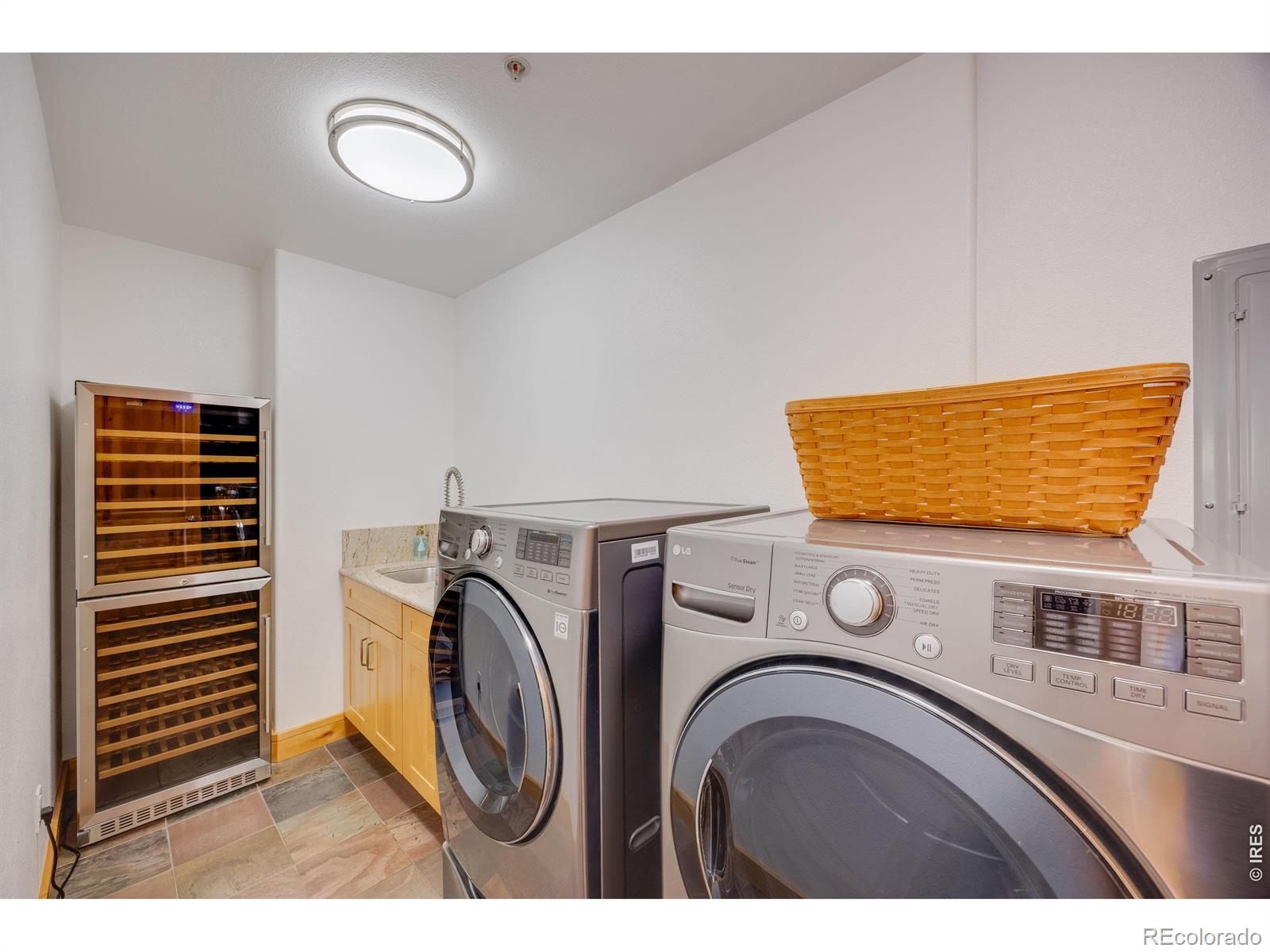 MLS Image #29 for 2034  pearl street,boulder, Colorado