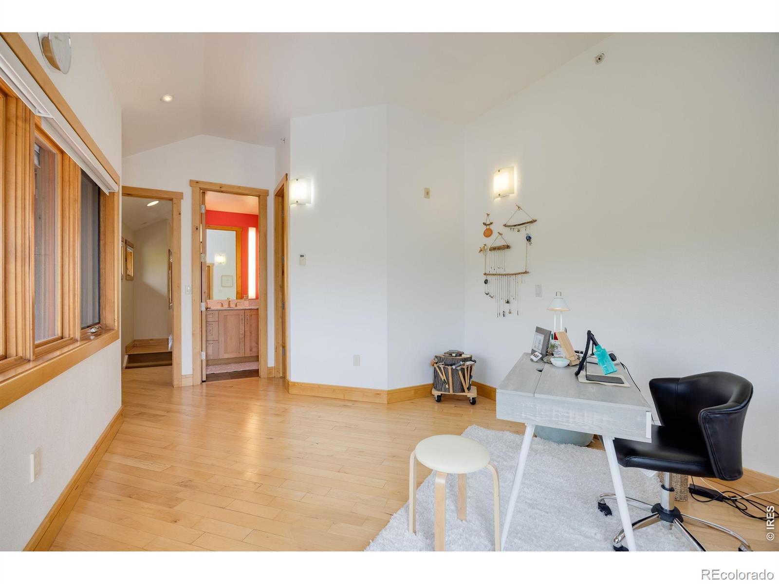 MLS Image #35 for 2034  pearl street,boulder, Colorado