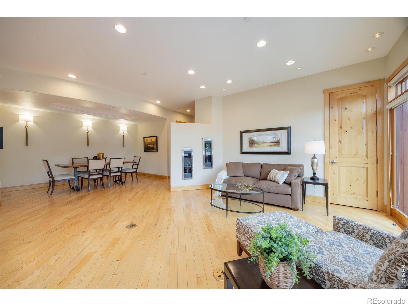 MLS Image #5 for 2034  pearl street,boulder, Colorado