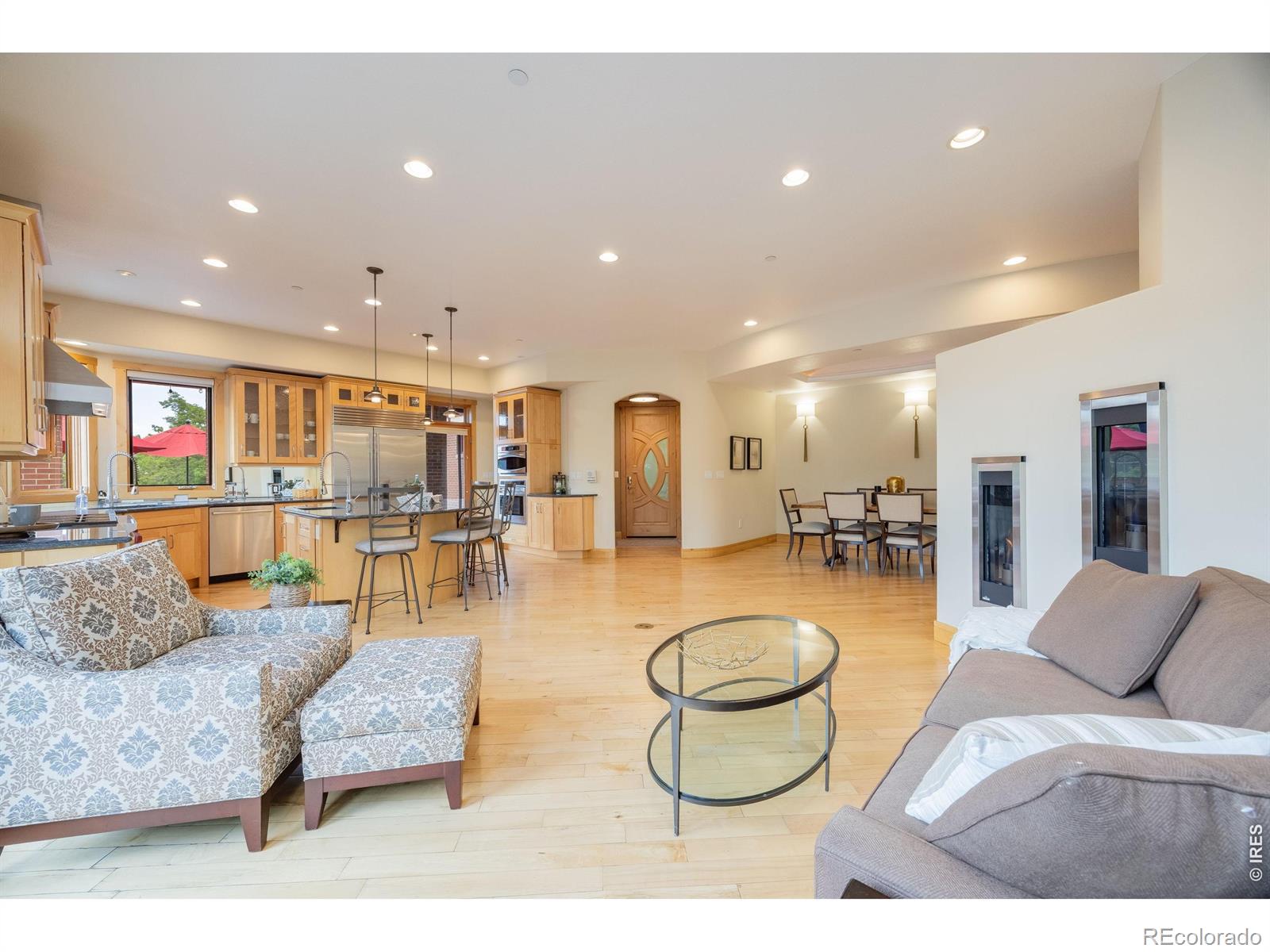 MLS Image #7 for 2034  pearl street,boulder, Colorado