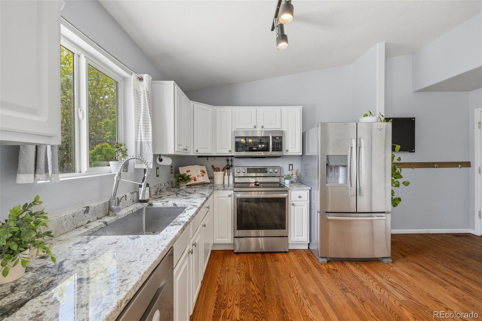 MLS Image #11 for 7026  pine hills way,littleton, Colorado