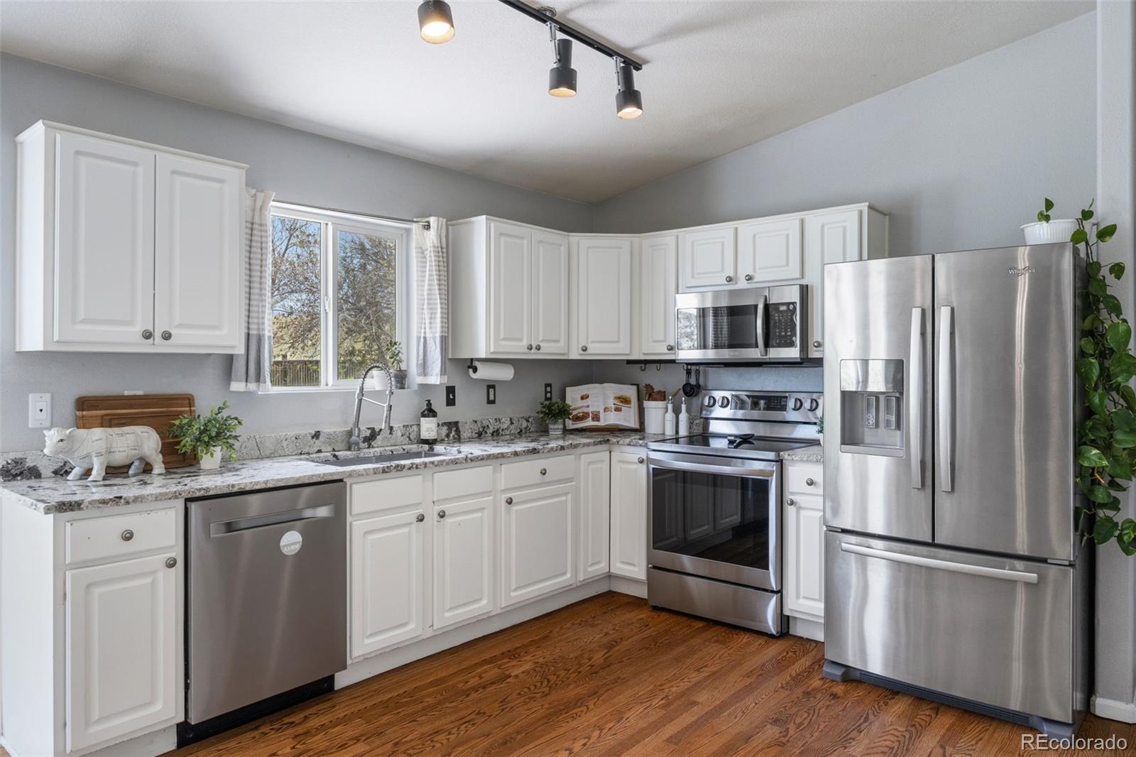 MLS Image #12 for 7026  pine hills way,littleton, Colorado