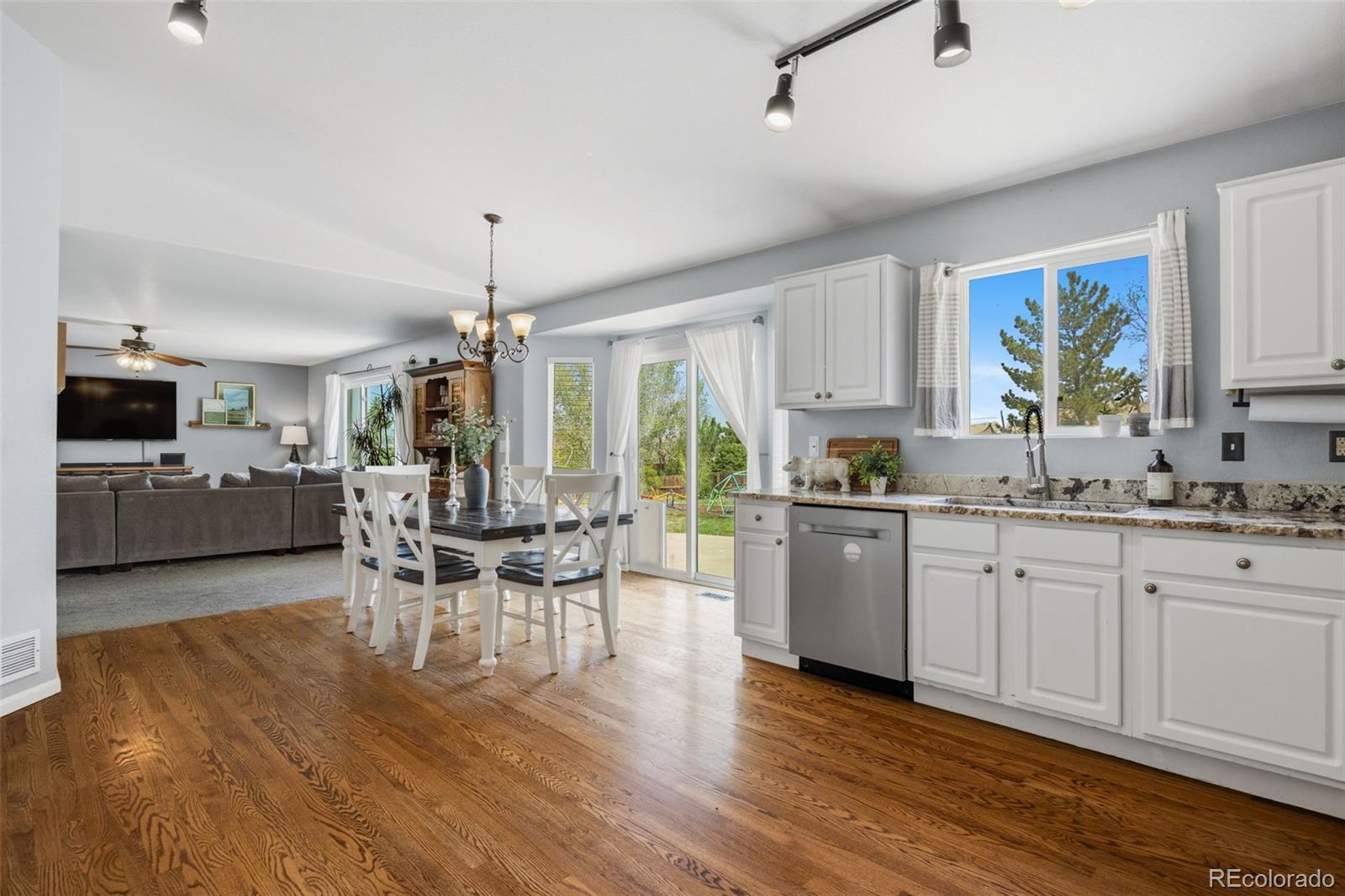 MLS Image #14 for 7026  pine hills way,littleton, Colorado