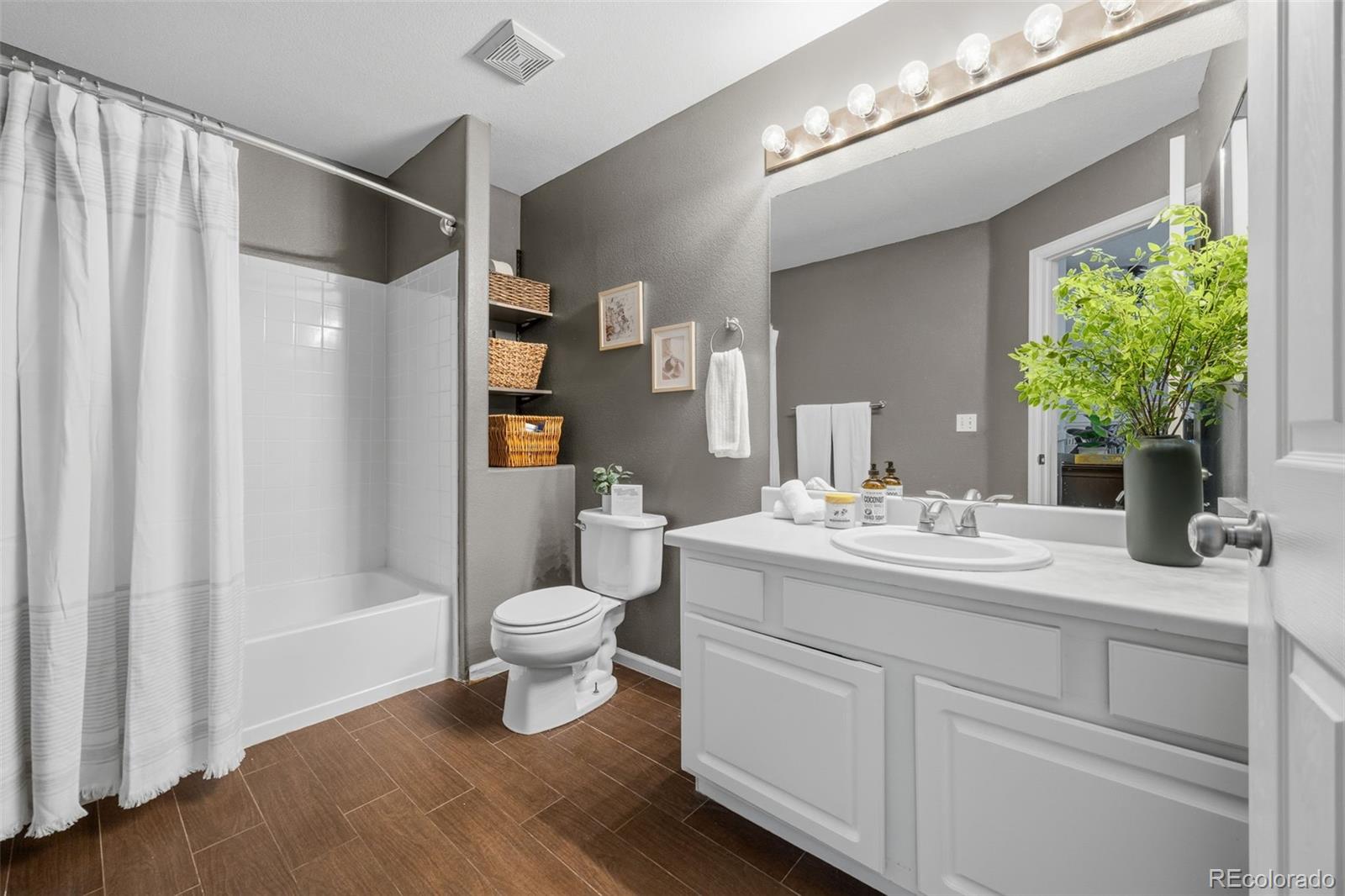 MLS Image #22 for 7026  pine hills way,littleton, Colorado