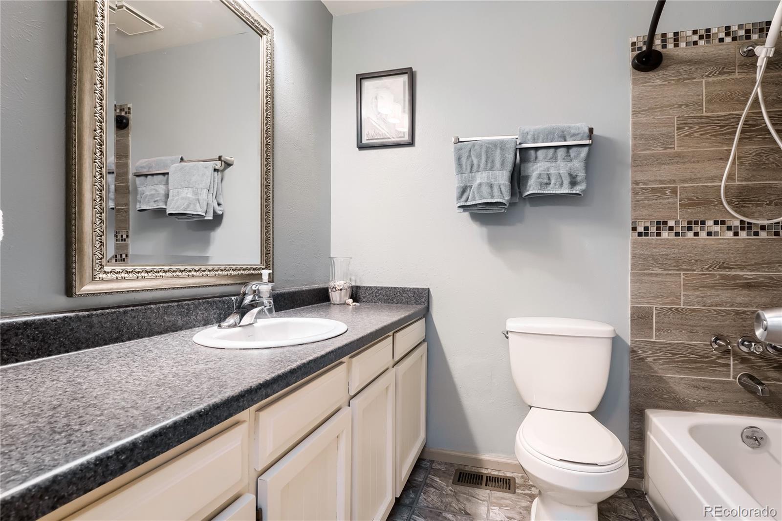 MLS Image #20 for 3322 s granby street,aurora, Colorado