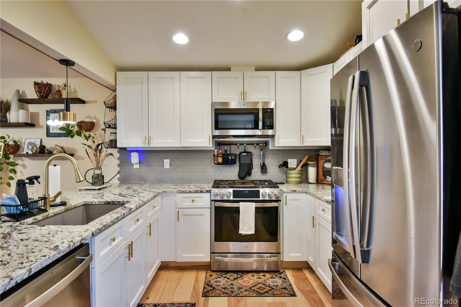 MLS Image #11 for 9661 w dumbarton place,littleton, Colorado