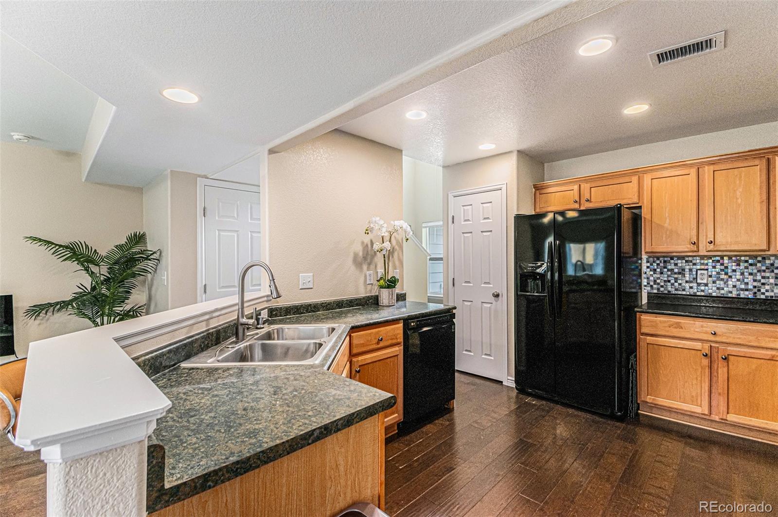 MLS Image #7 for 5890  ceylon street,denver, Colorado