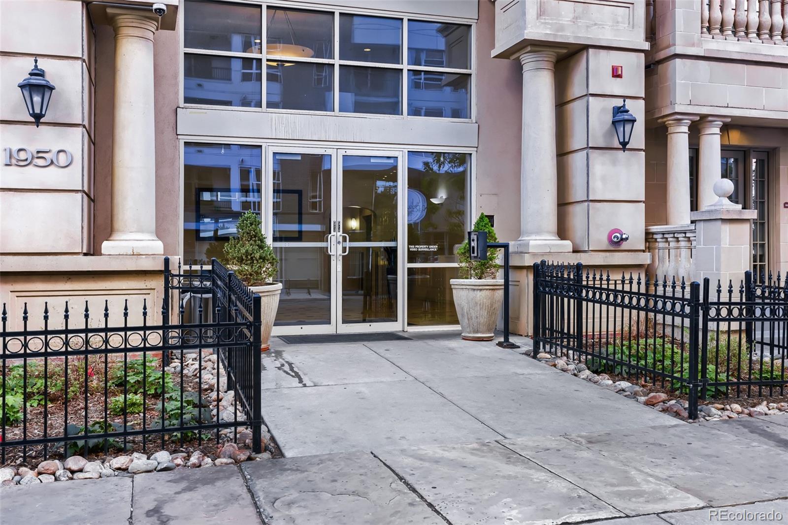 MLS Image #1 for 1950 n logan street 807,denver, Colorado