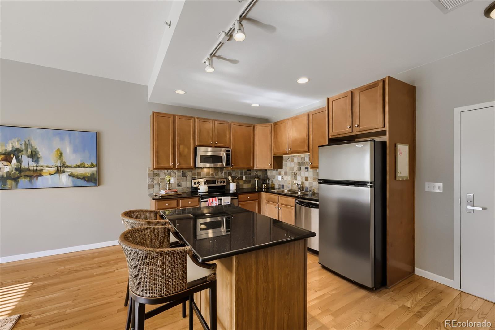 MLS Image #3 for 1950 n logan street 807,denver, Colorado