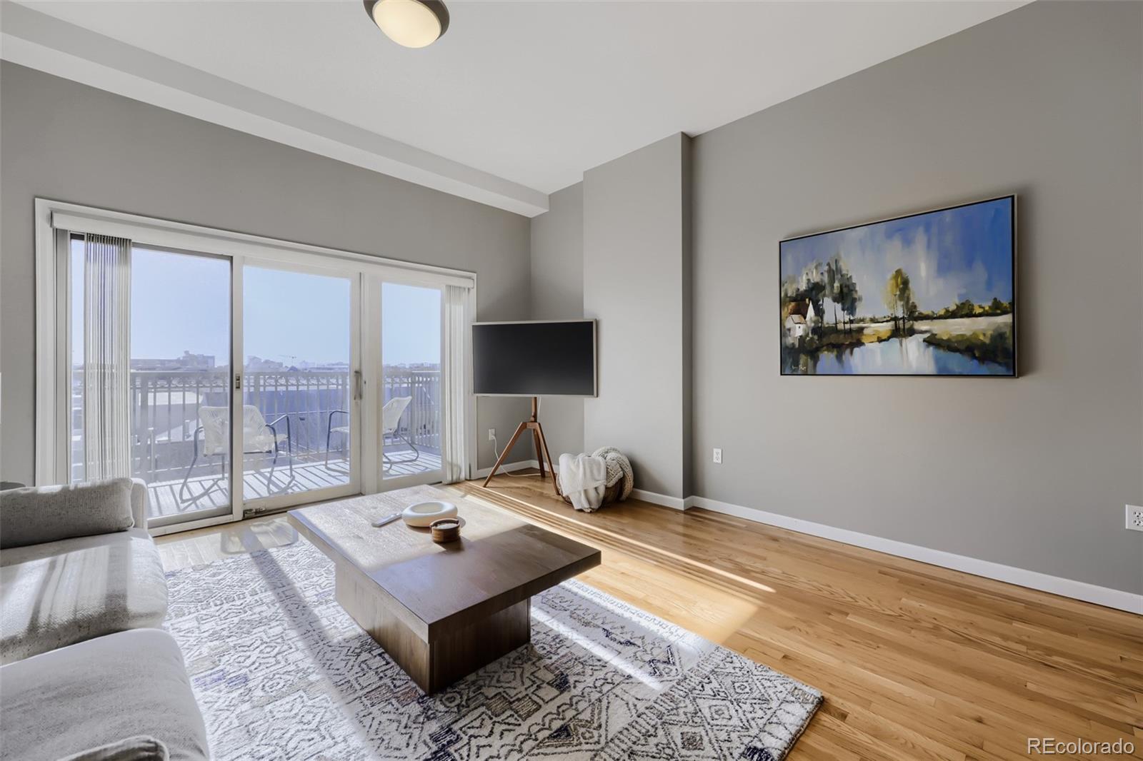 MLS Image #5 for 1950 n logan street 807,denver, Colorado