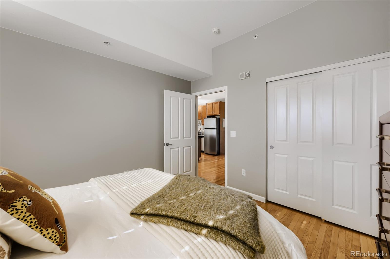 MLS Image #8 for 1950 n logan street 807,denver, Colorado