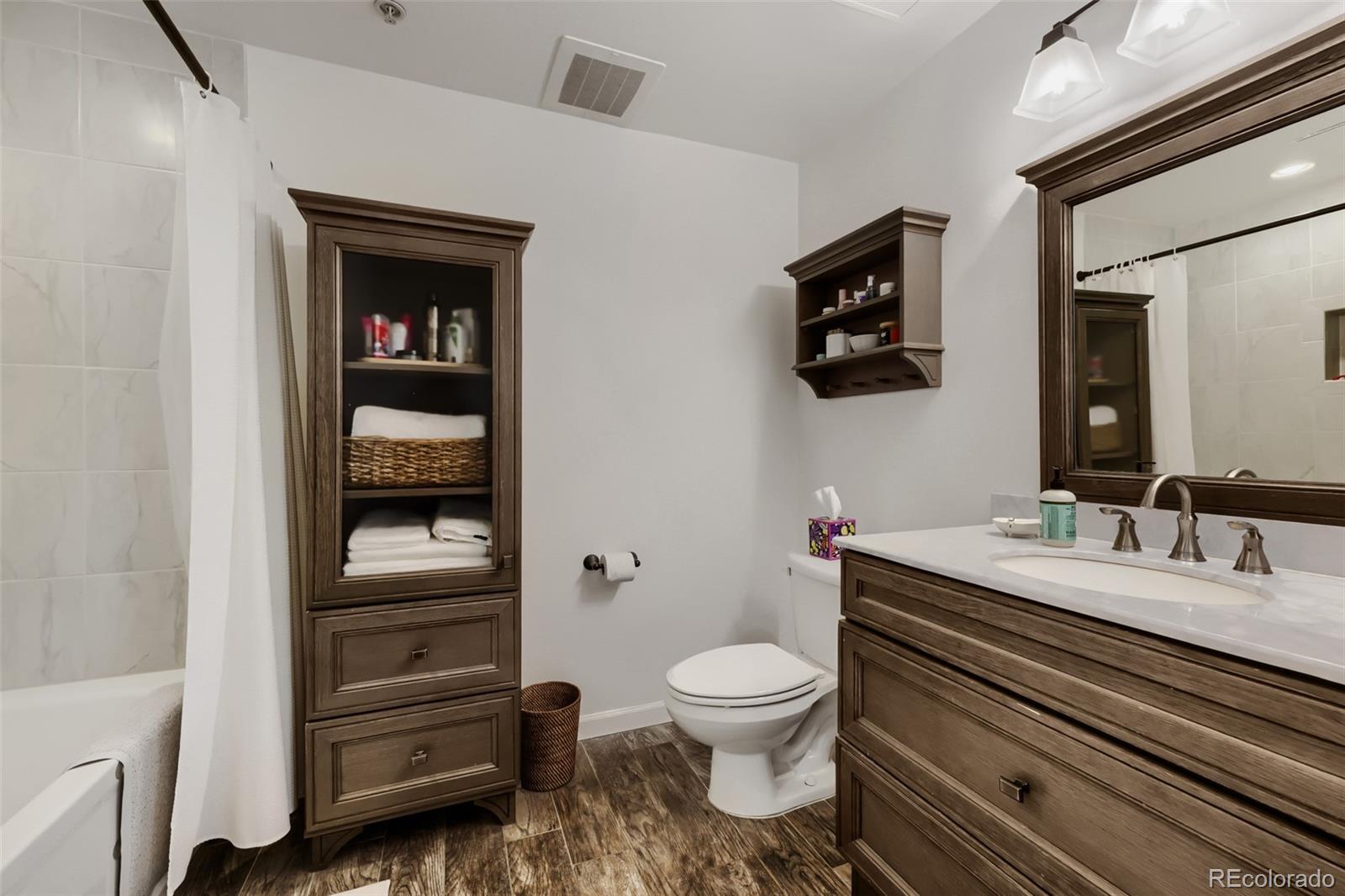 MLS Image #9 for 1950 n logan street 807,denver, Colorado