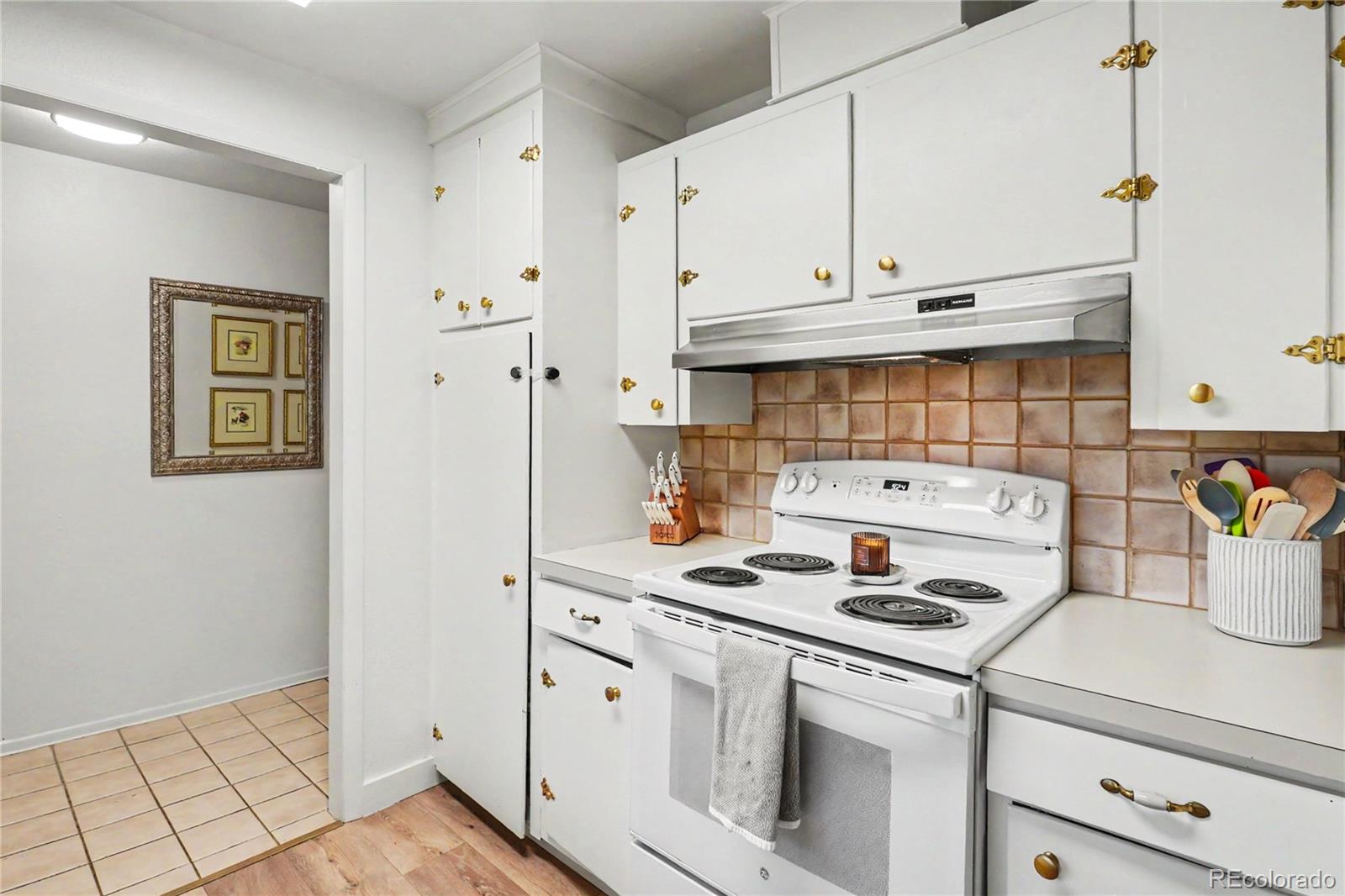 MLS Image #4 for 190 e geddes avenue,centennial, Colorado