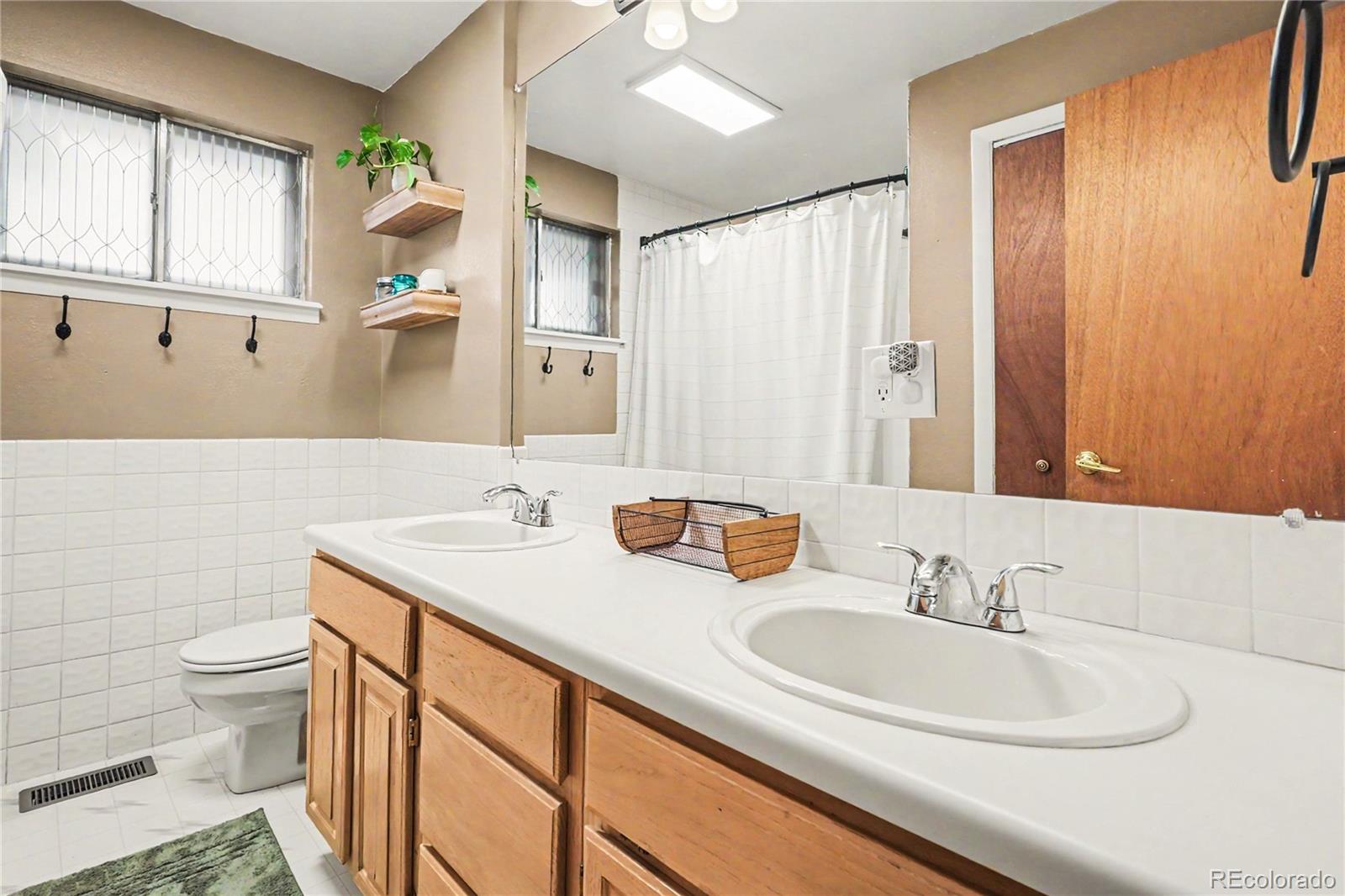 MLS Image #9 for 190 e geddes avenue,centennial, Colorado
