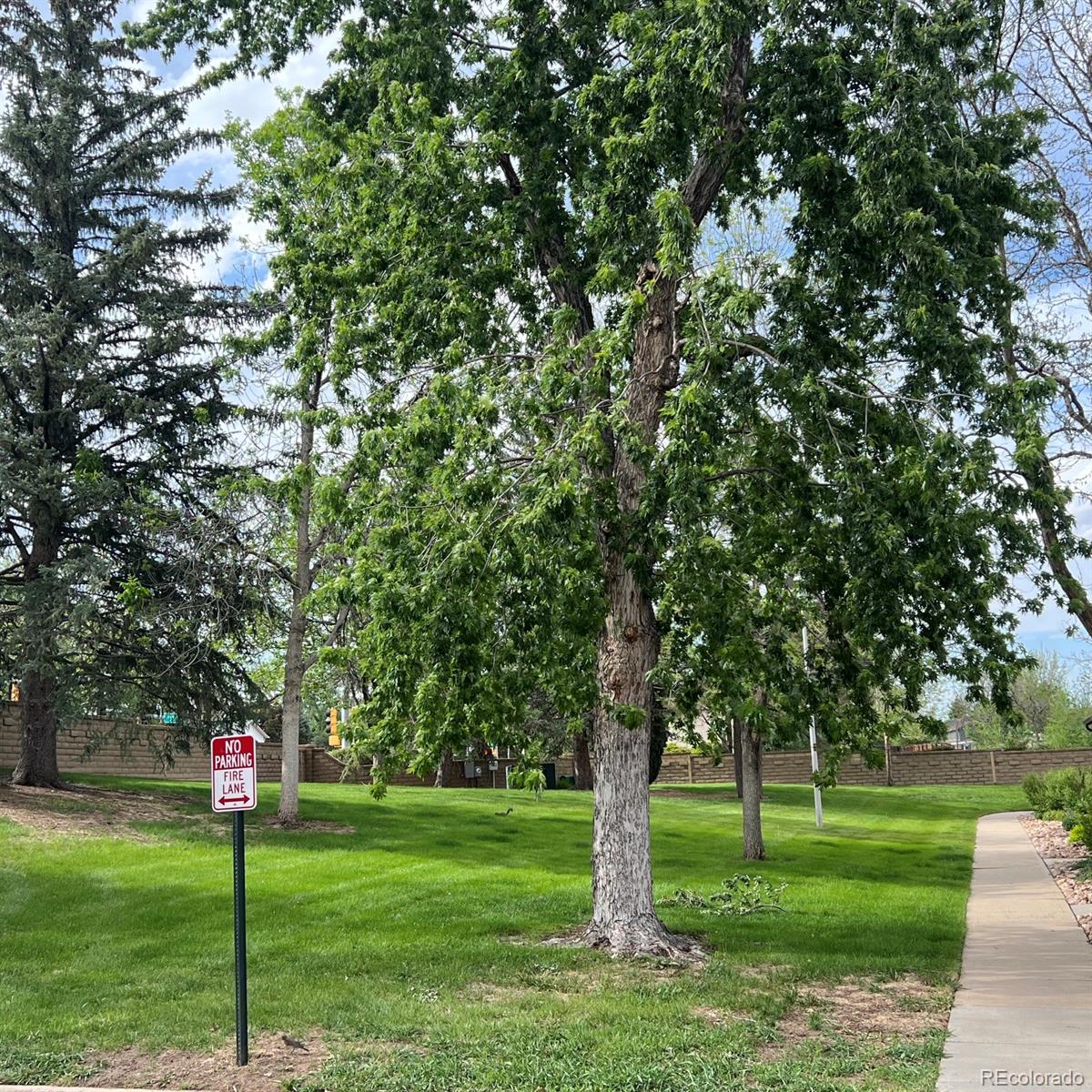 MLS Image #3 for 3521 s kittredge street,aurora, Colorado