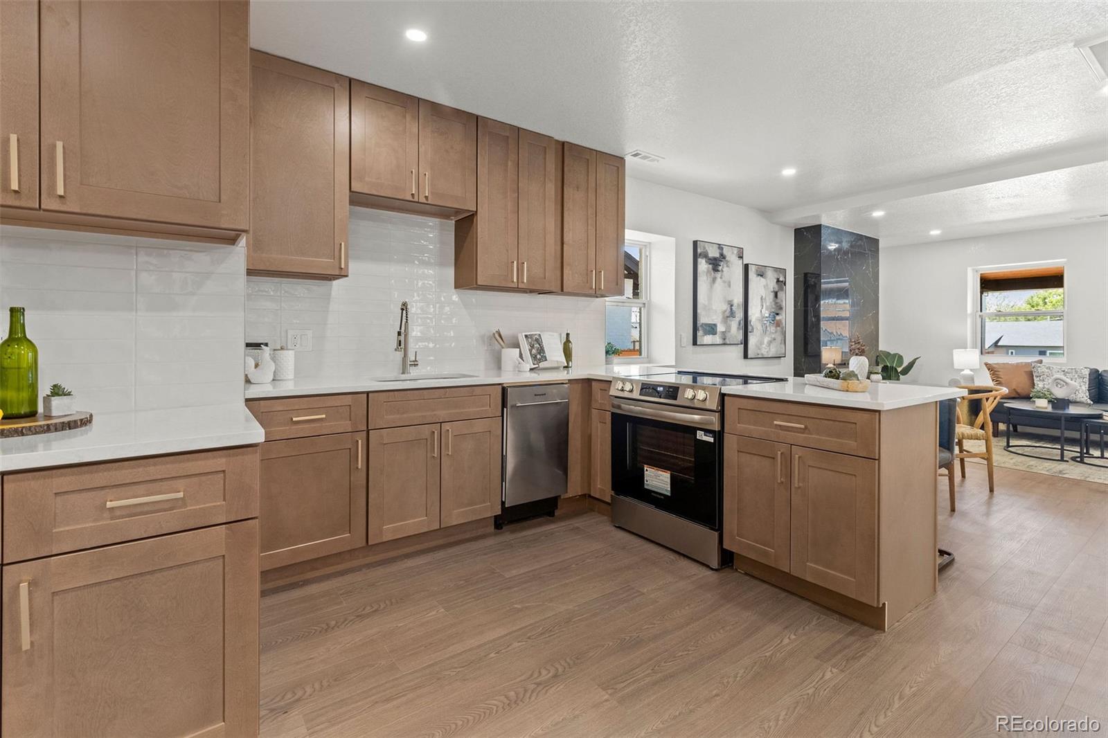 MLS Image #15 for 2810 n fillmore street,denver, Colorado