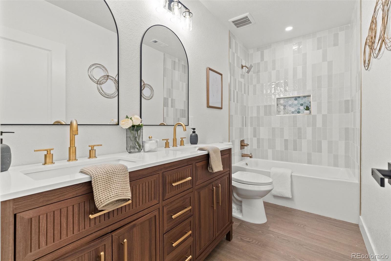 MLS Image #17 for 2810 n fillmore street,denver, Colorado