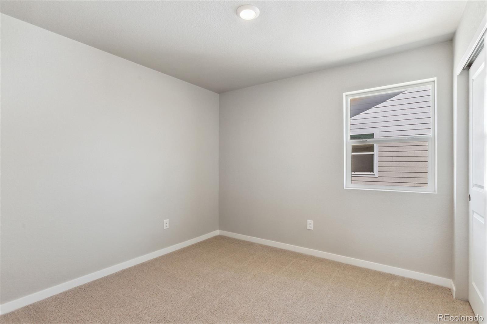 MLS Image #15 for 48160  shetland drive,bennett, Colorado