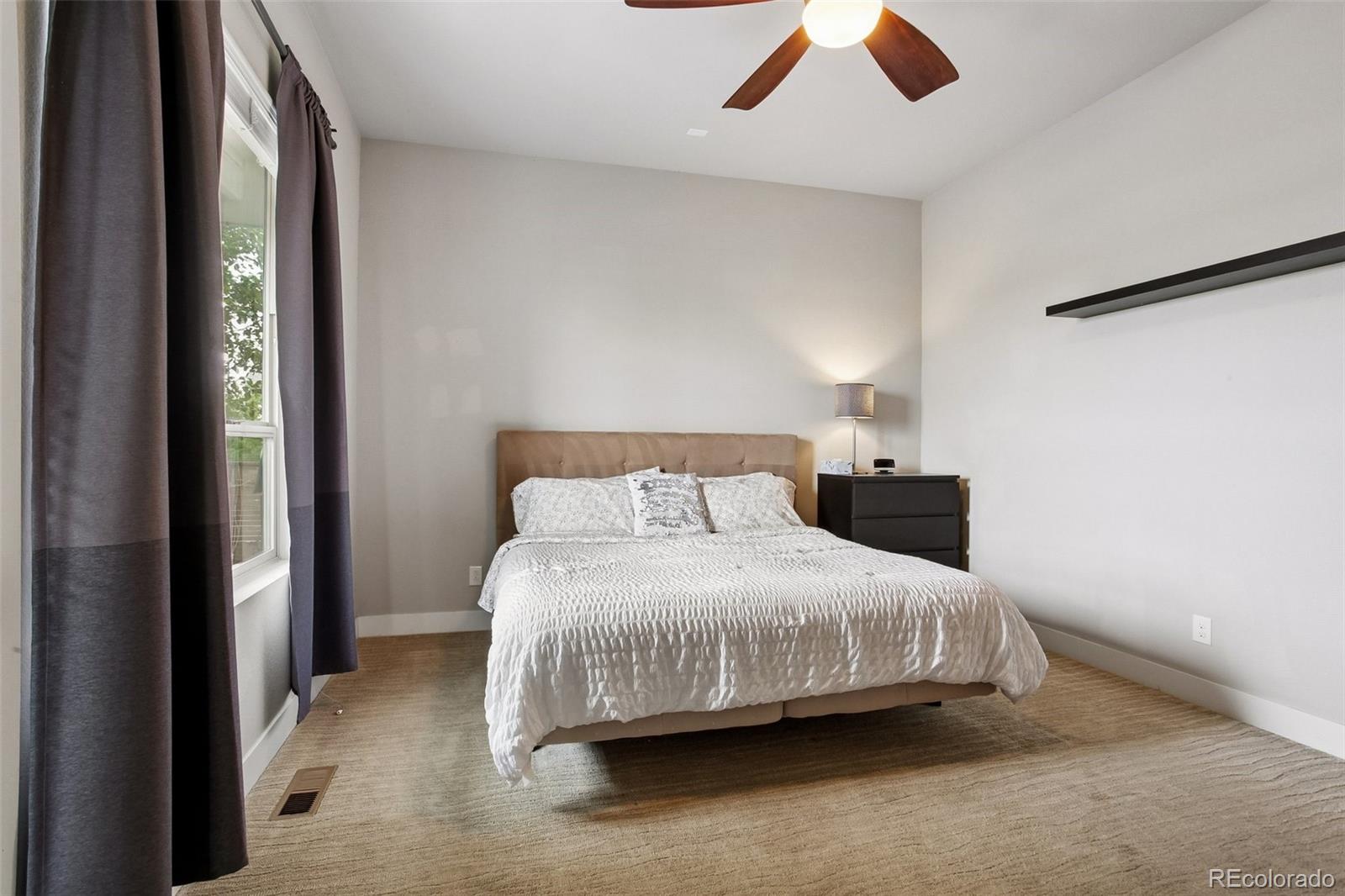 MLS Image #13 for 5548  valentia court,denver, Colorado
