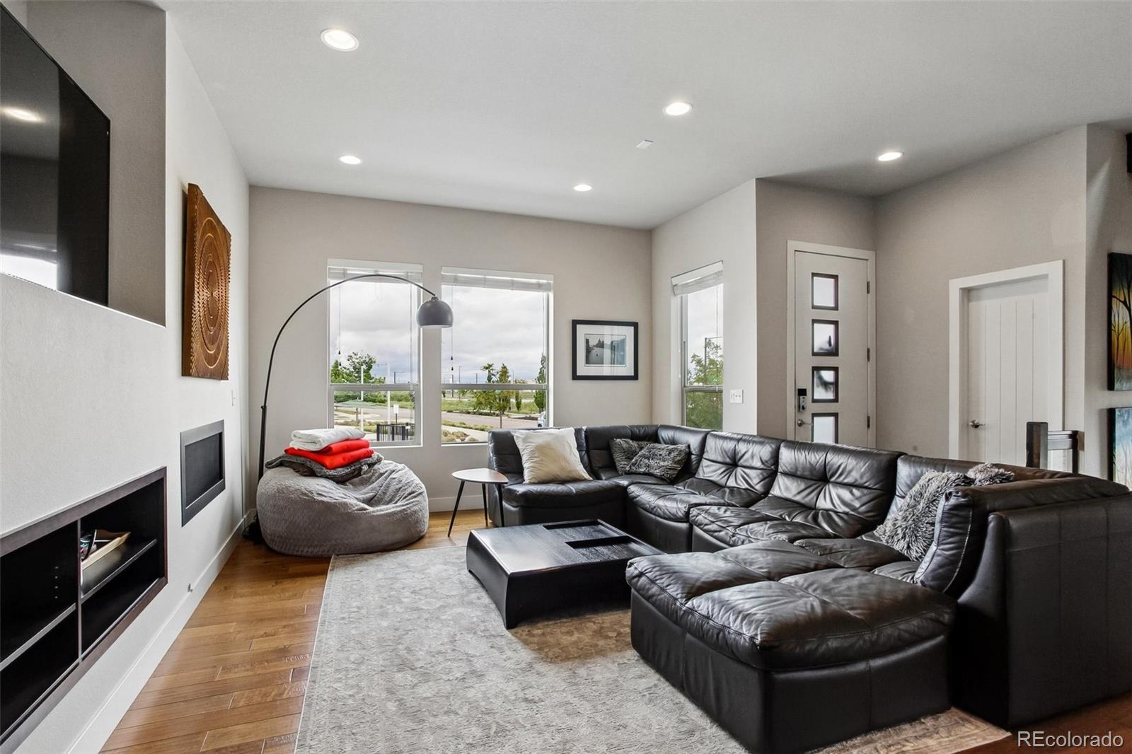 MLS Image #5 for 5548  valentia court,denver, Colorado