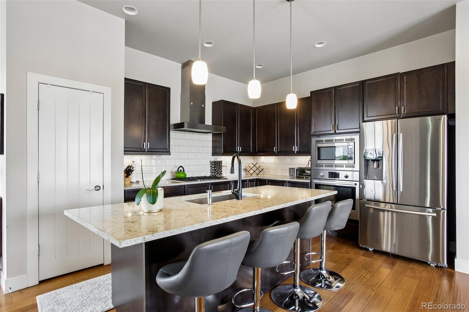 MLS Image #7 for 5548  valentia court,denver, Colorado