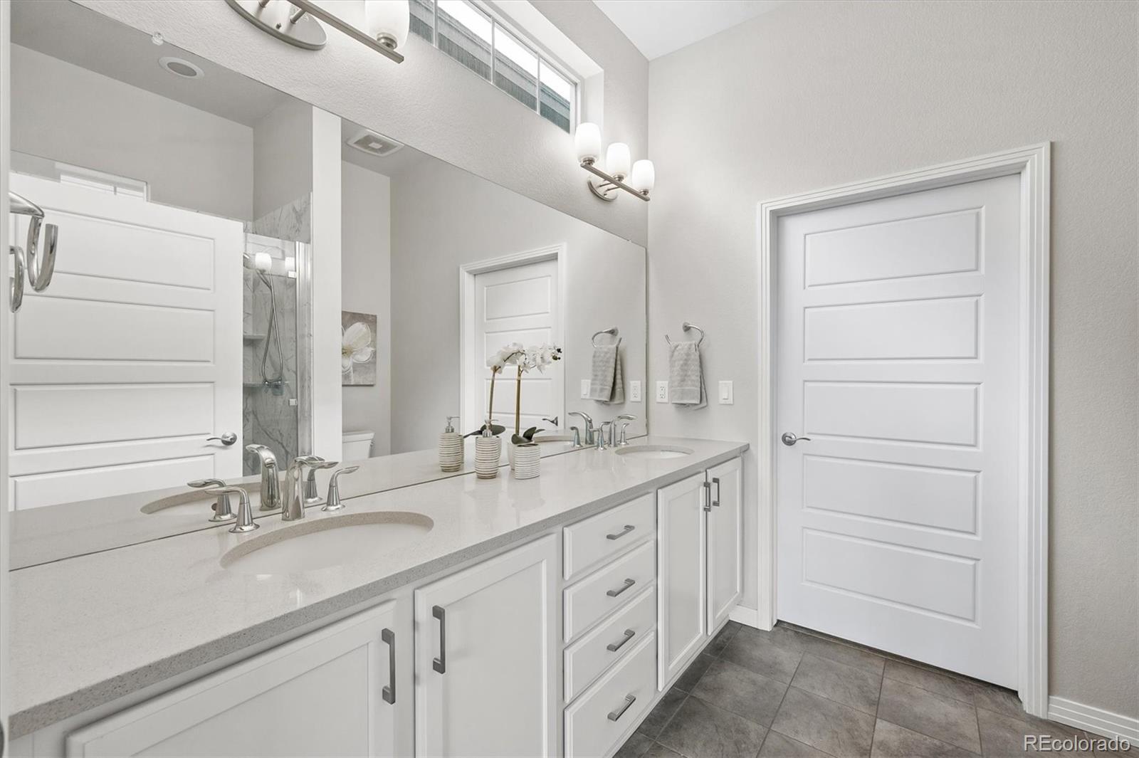 MLS Image #16 for 11500 e 26th avenue,aurora, Colorado