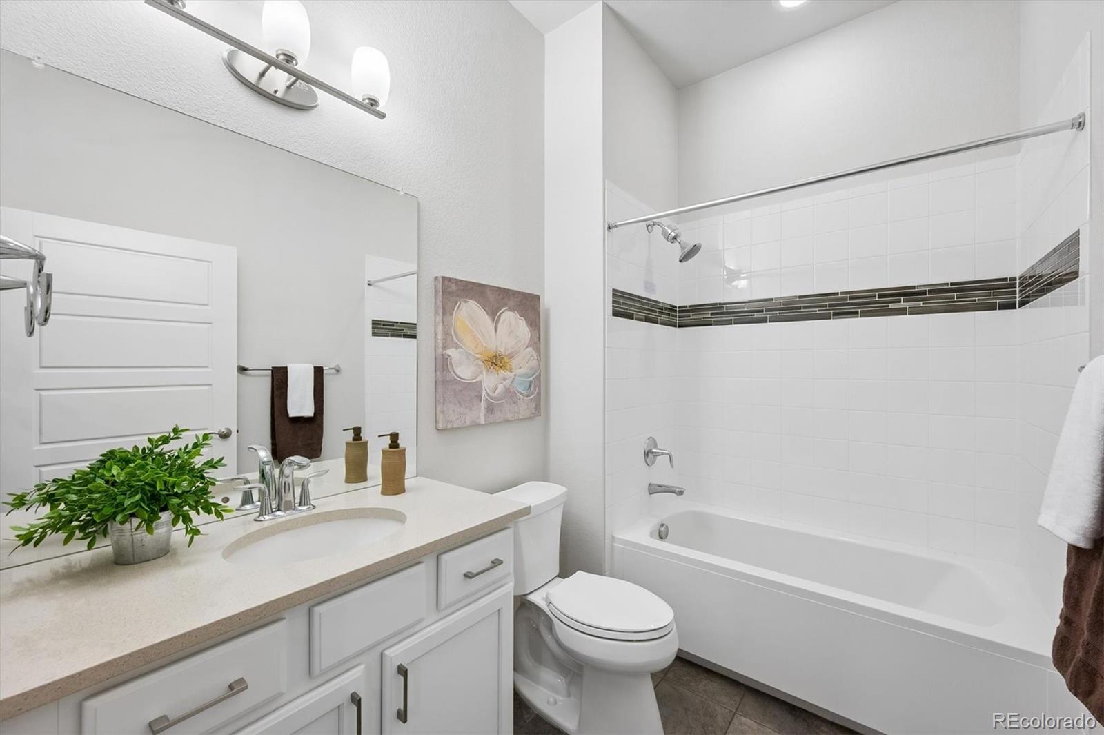 MLS Image #18 for 11500 e 26th avenue,aurora, Colorado