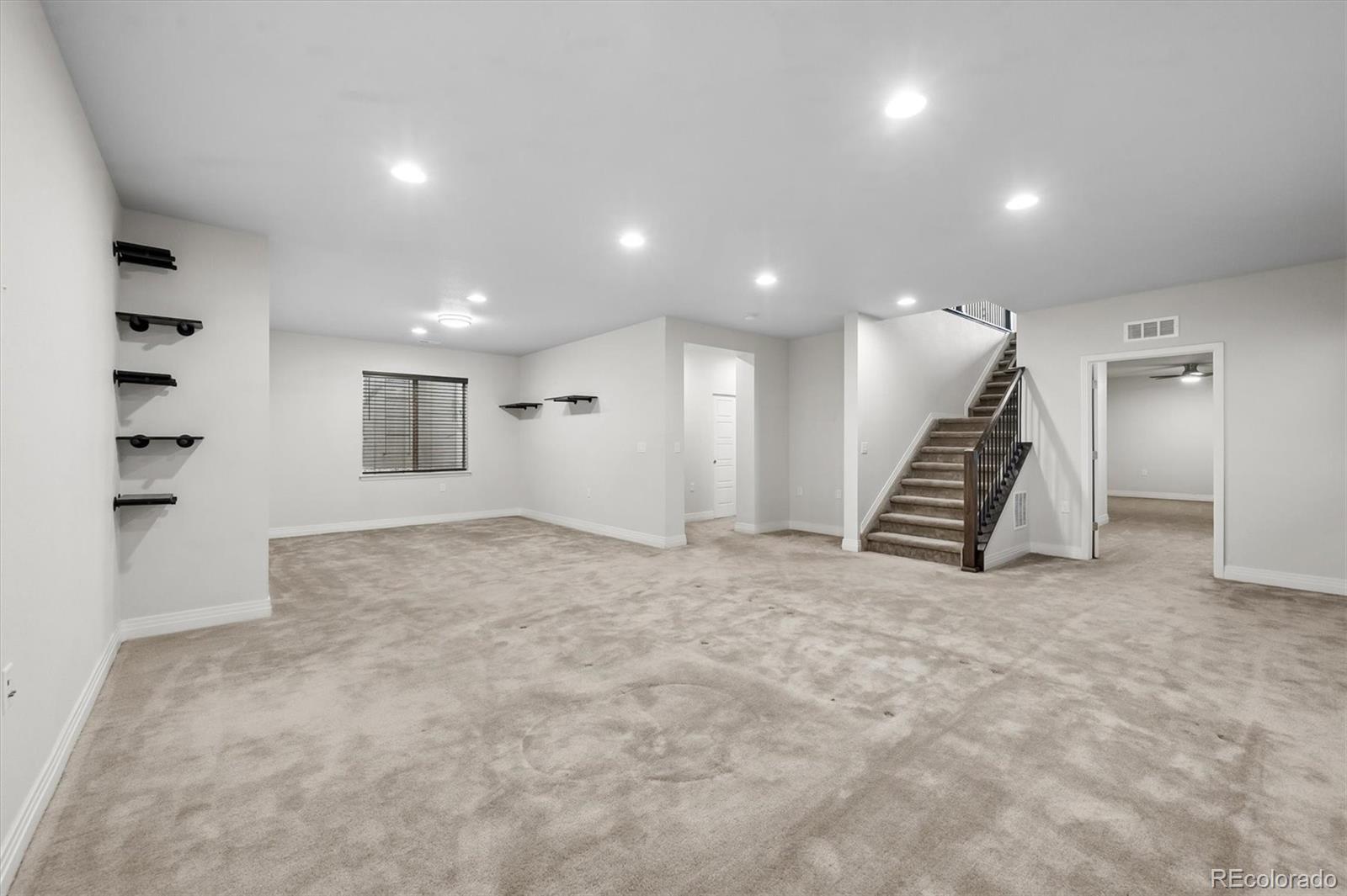 MLS Image #20 for 11500 e 26th avenue,aurora, Colorado