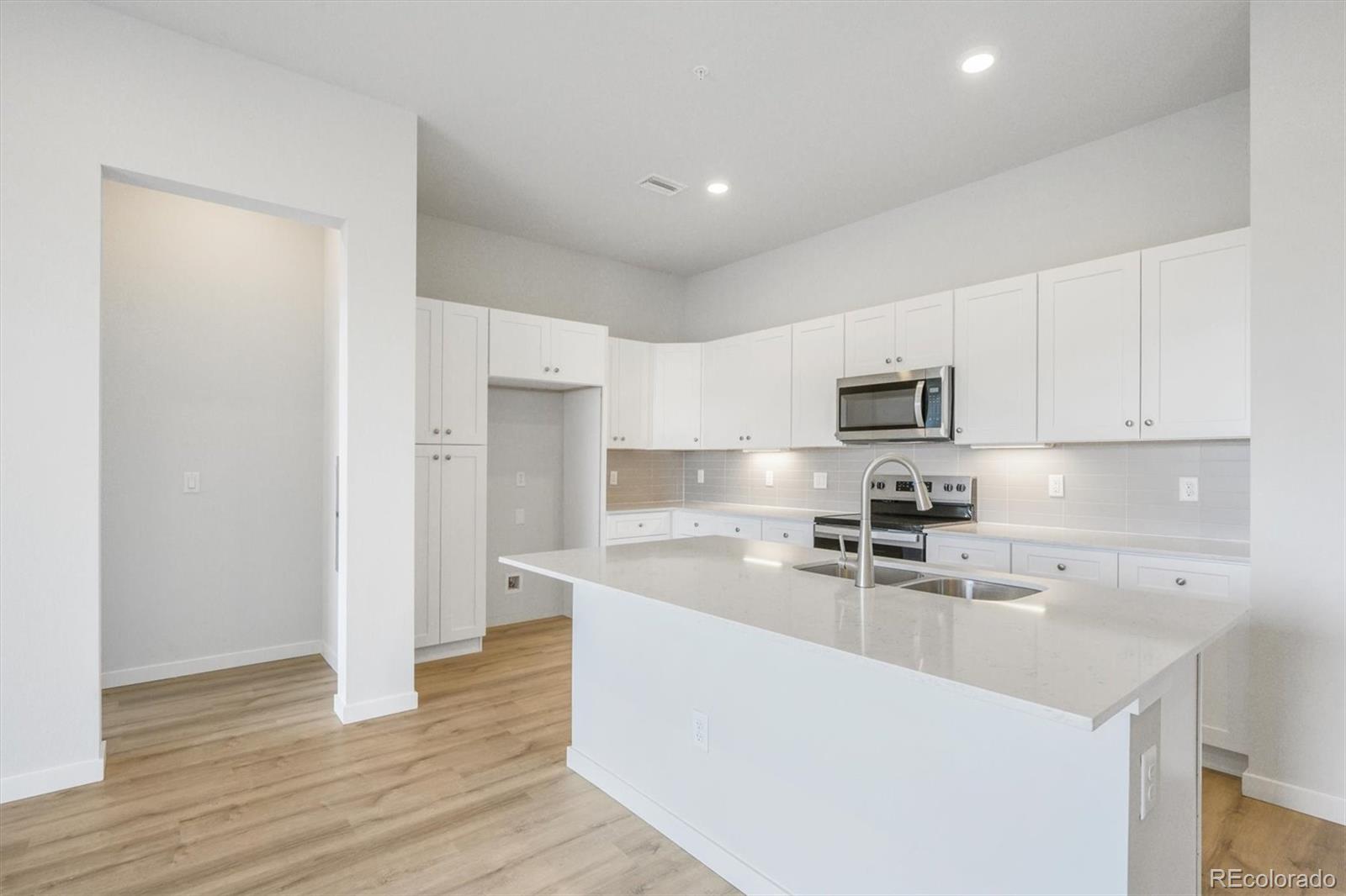 MLS Image #3 for 483  interlocken boulevard 403,broomfield, Colorado