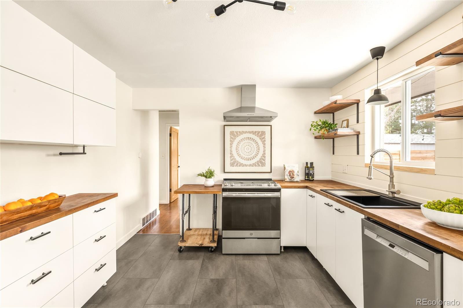 MLS Image #11 for 6453  reed court,arvada, Colorado