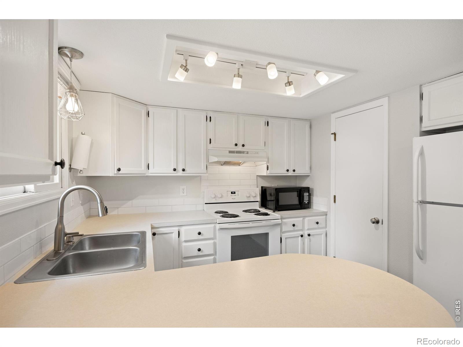 MLS Image #5 for 2025  cheyenne avenue,loveland, Colorado