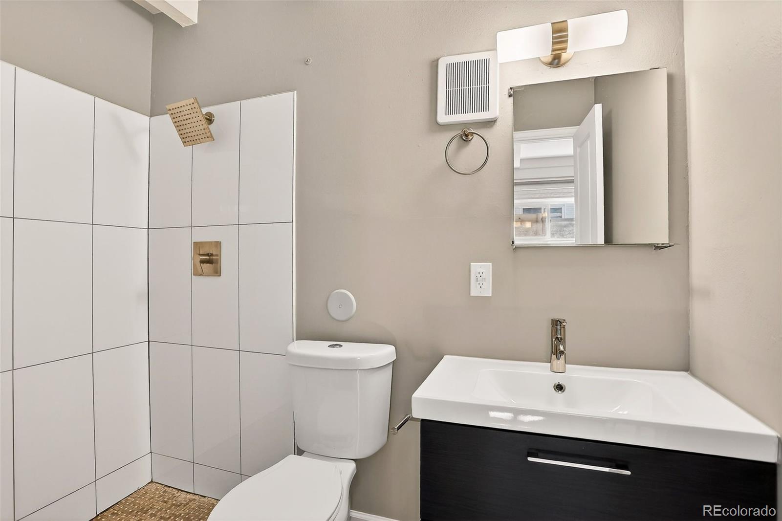 MLS Image #11 for 1040 n stuart street,denver, Colorado