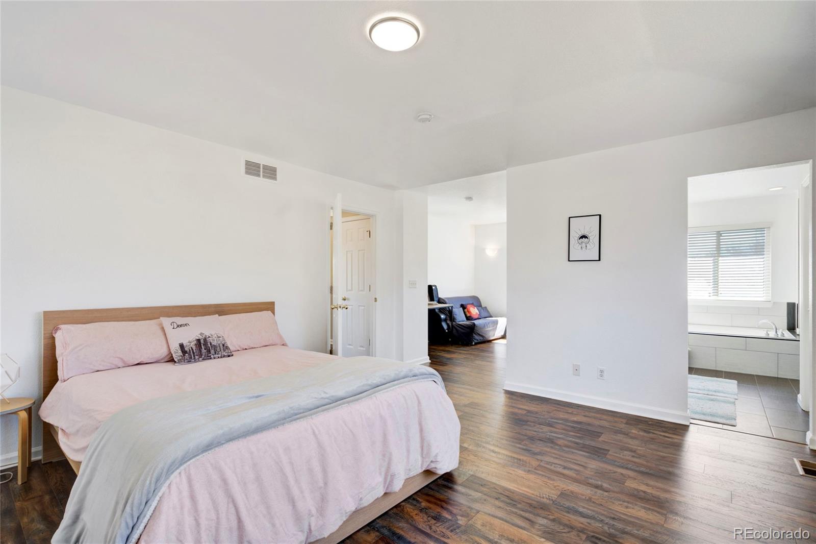 MLS Image #17 for 7918 e vassar drive,denver, Colorado