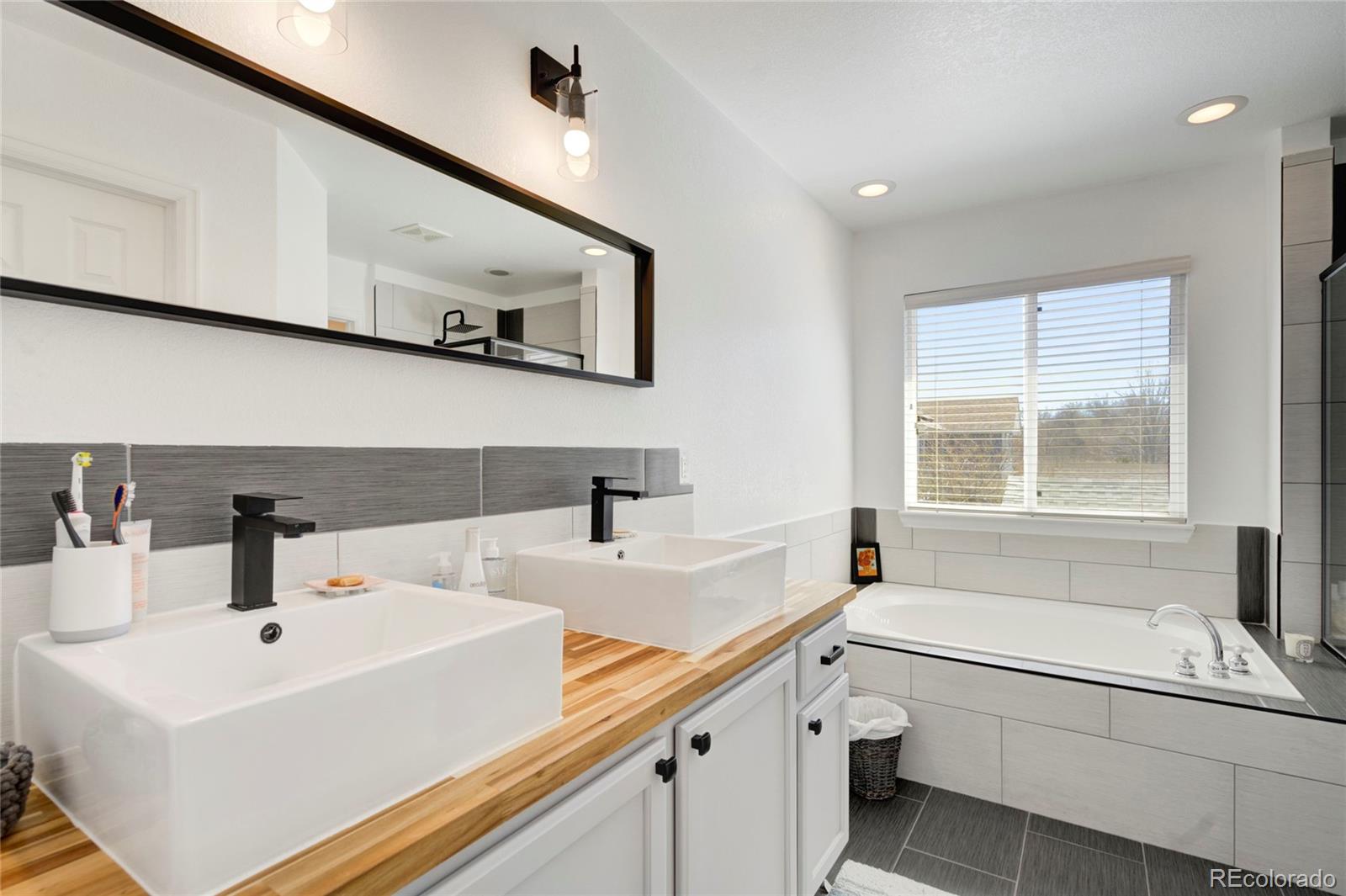 MLS Image #19 for 7918 e vassar drive,denver, Colorado