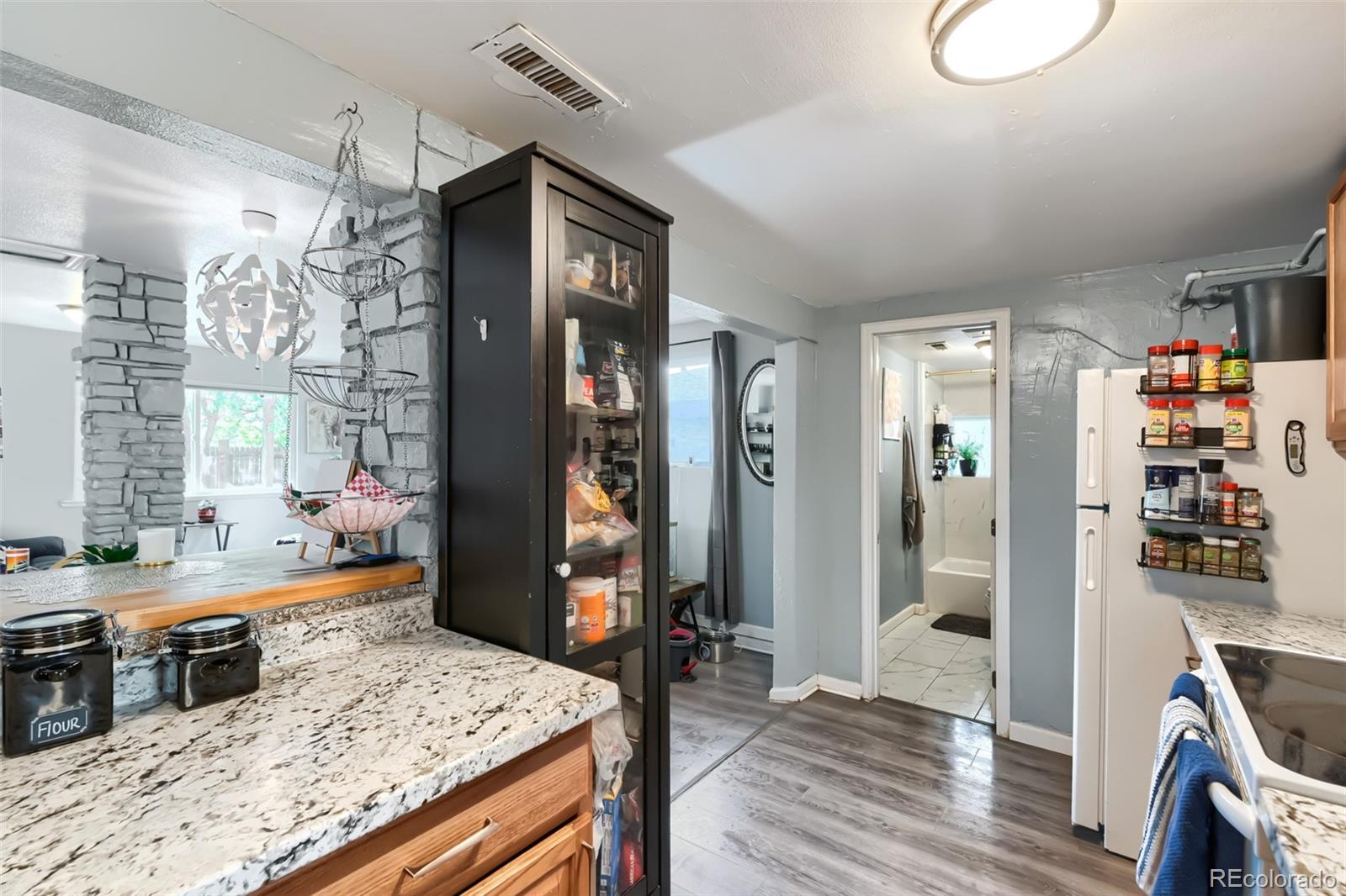 MLS Image #9 for 1058 s raleigh street,denver, Colorado
