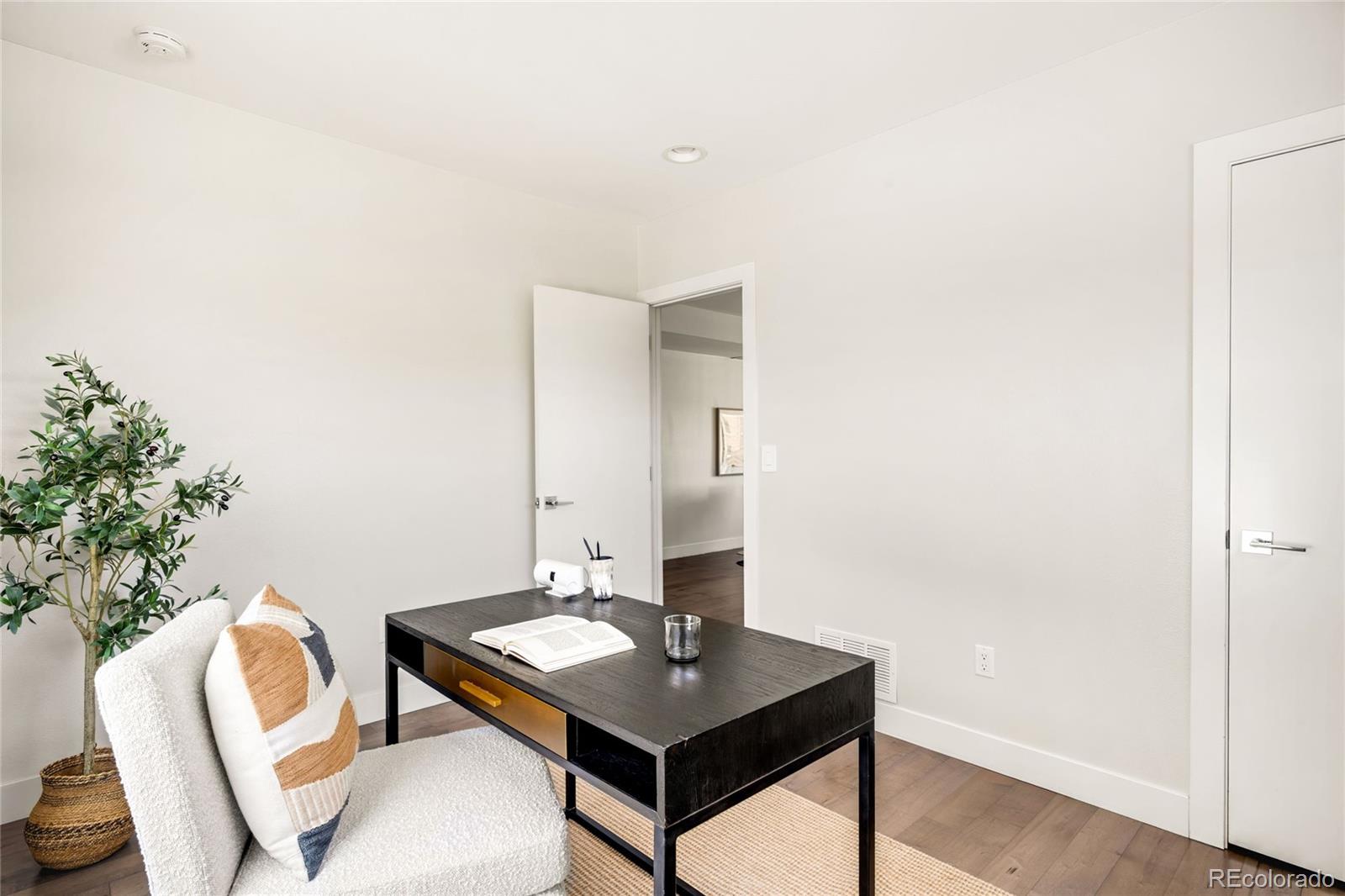 MLS Image #11 for 28 s lincoln street ,denver, Colorado