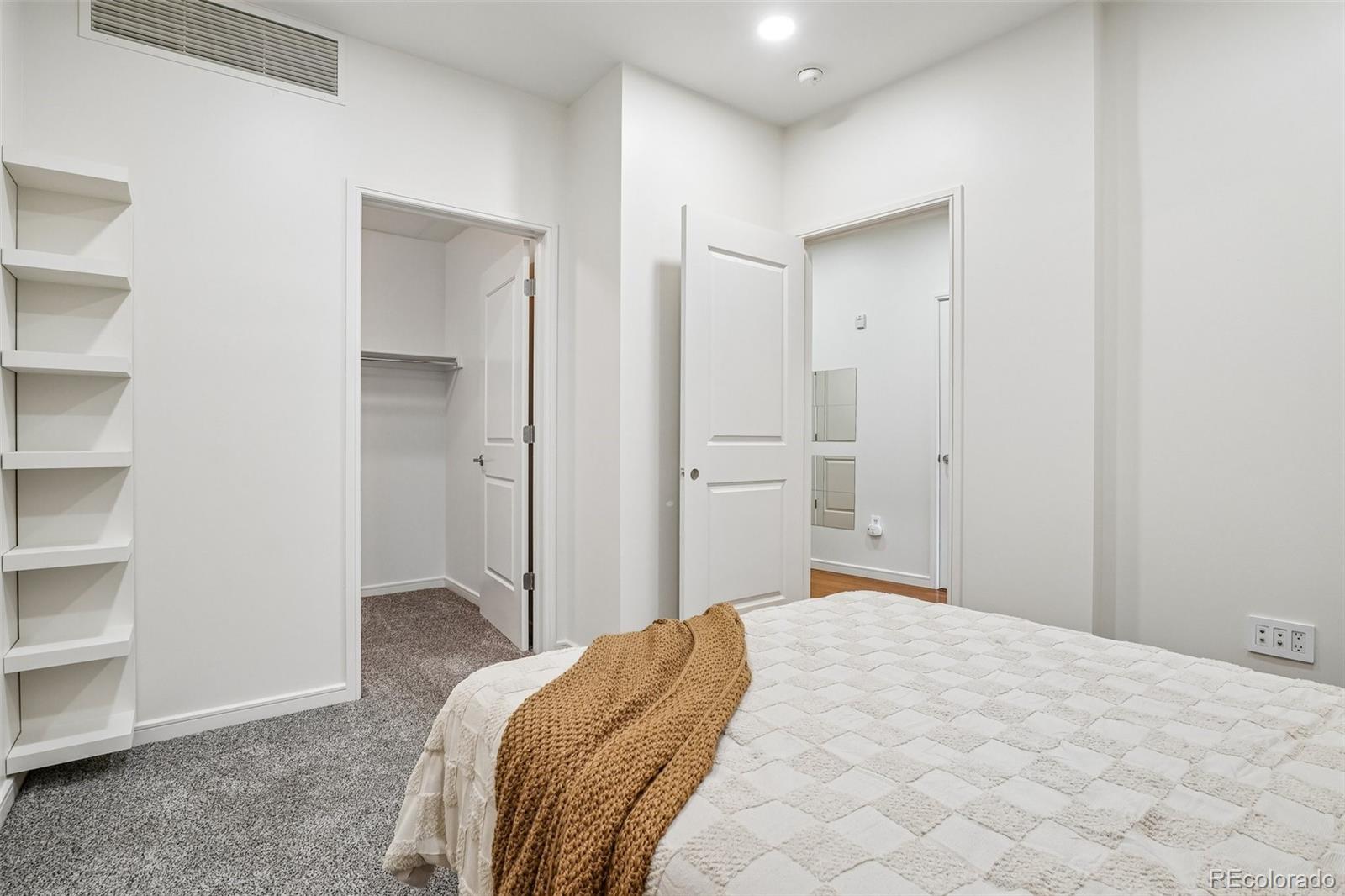 MLS Image #23 for 2958  syracuse street,denver, Colorado