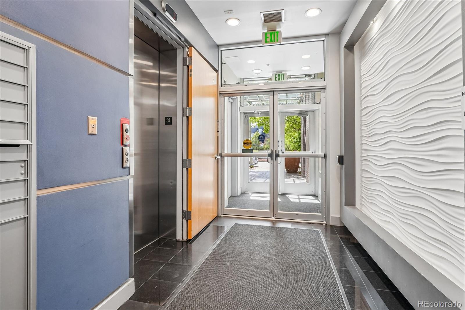 MLS Image #4 for 2958  syracuse street,denver, Colorado