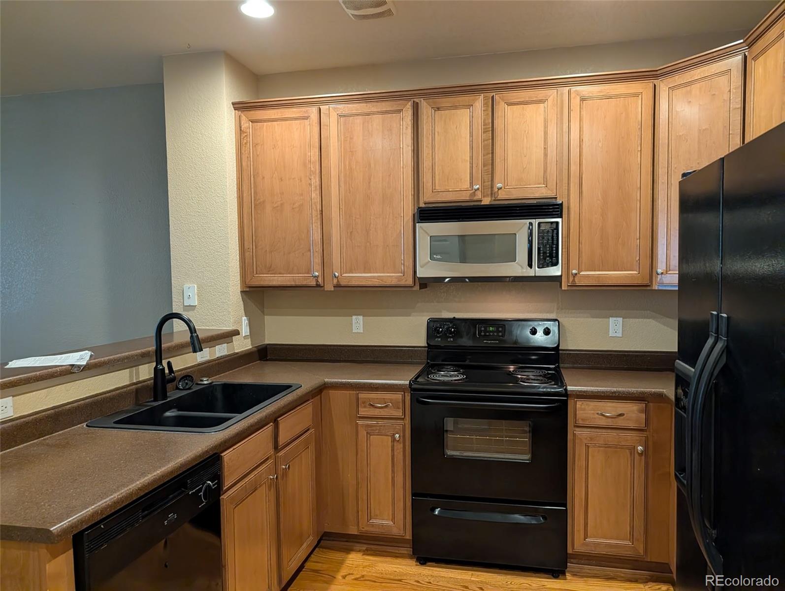 MLS Image #3 for 616 s norfolk way,aurora, Colorado