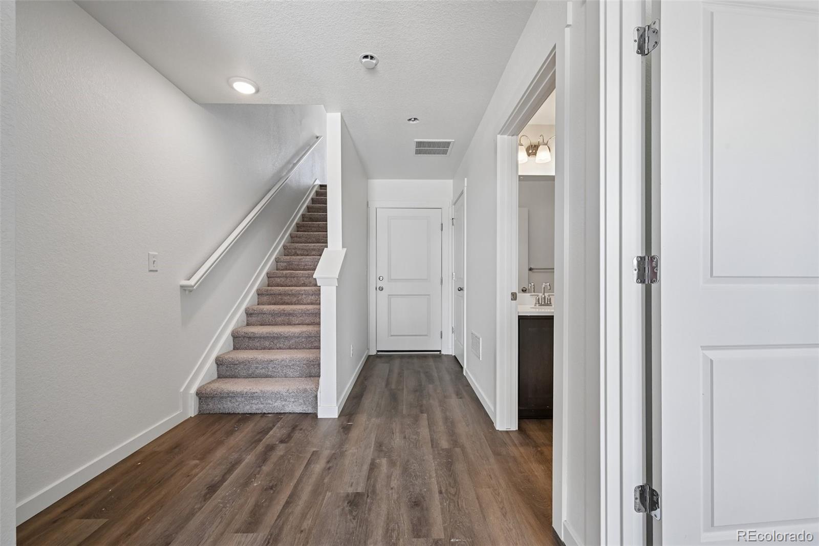 MLS Image #5 for 24171 e 54th place,aurora, Colorado